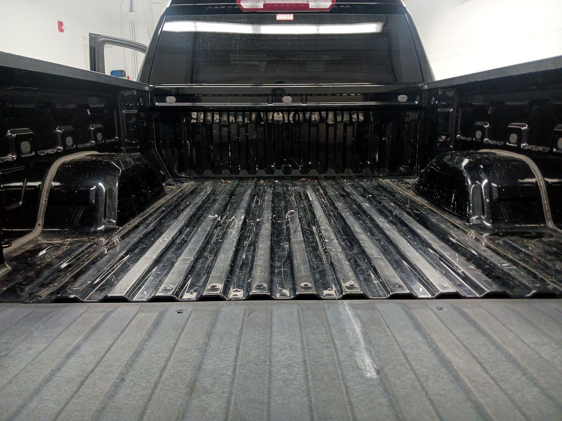Thumbnail: 2022 Chevrolet Silverado 1500 - 19
