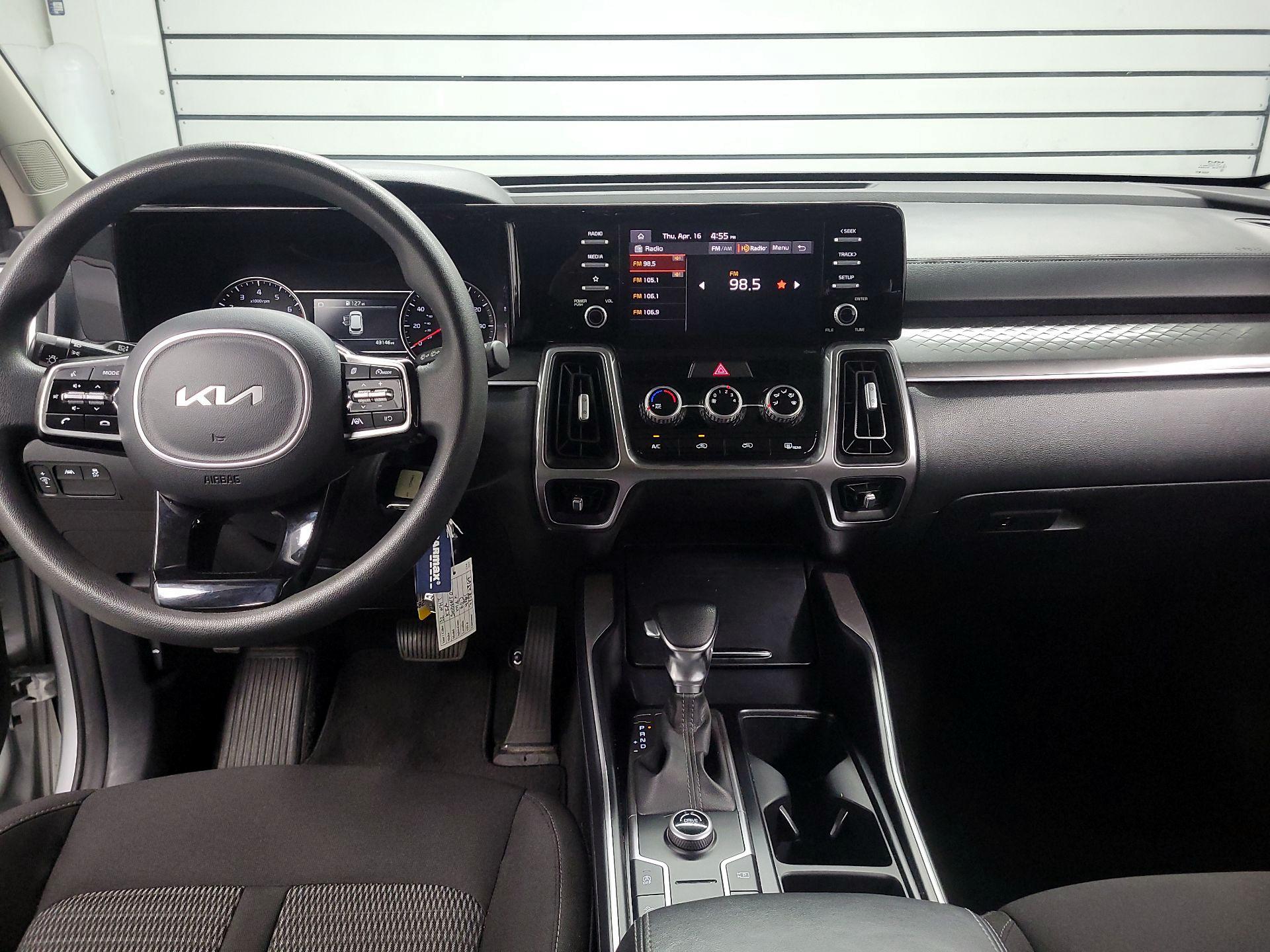 Thumbnail: 2022 Kia Sorento - 9