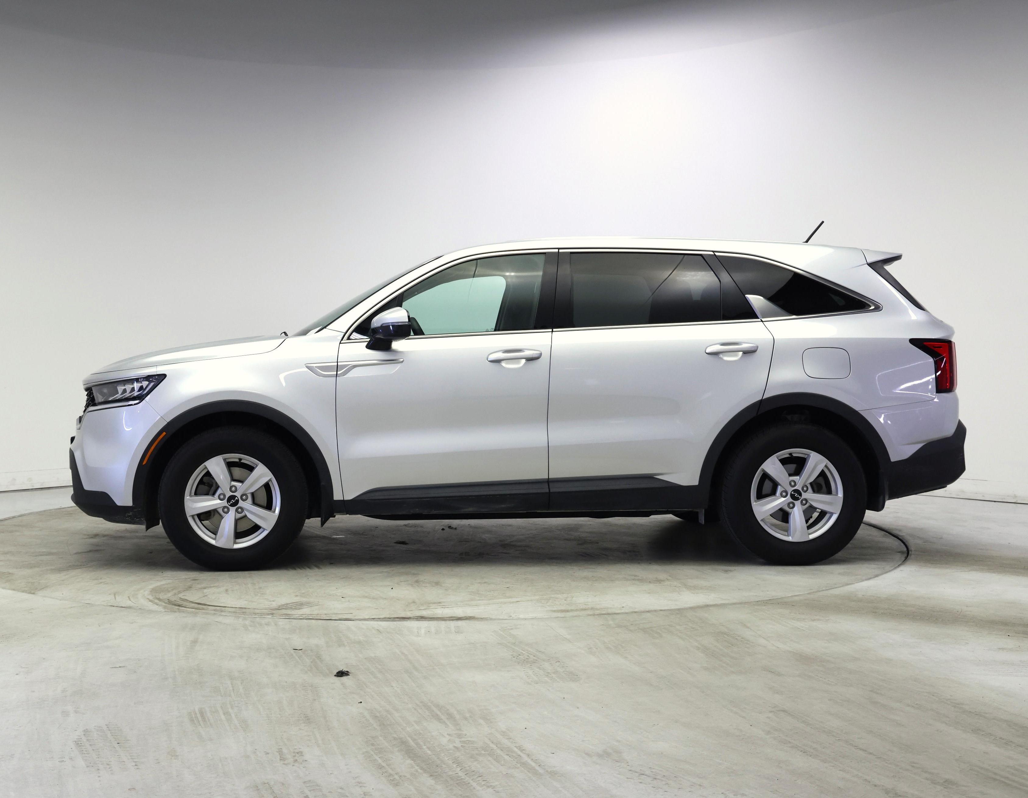 Thumbnail: 2022 Kia Sorento - 3
