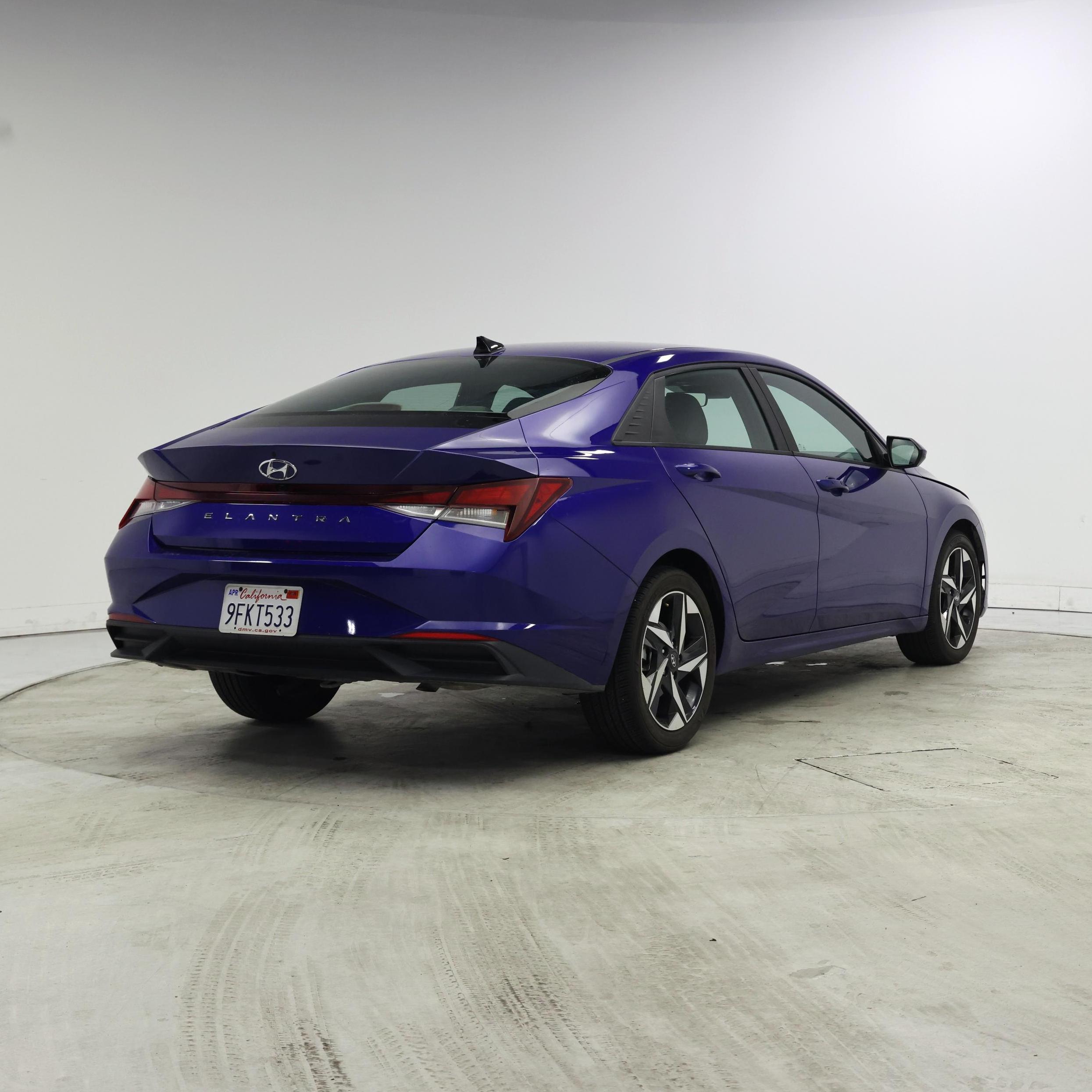 Thumbnail: 2023 Hyundai Elantra - 8