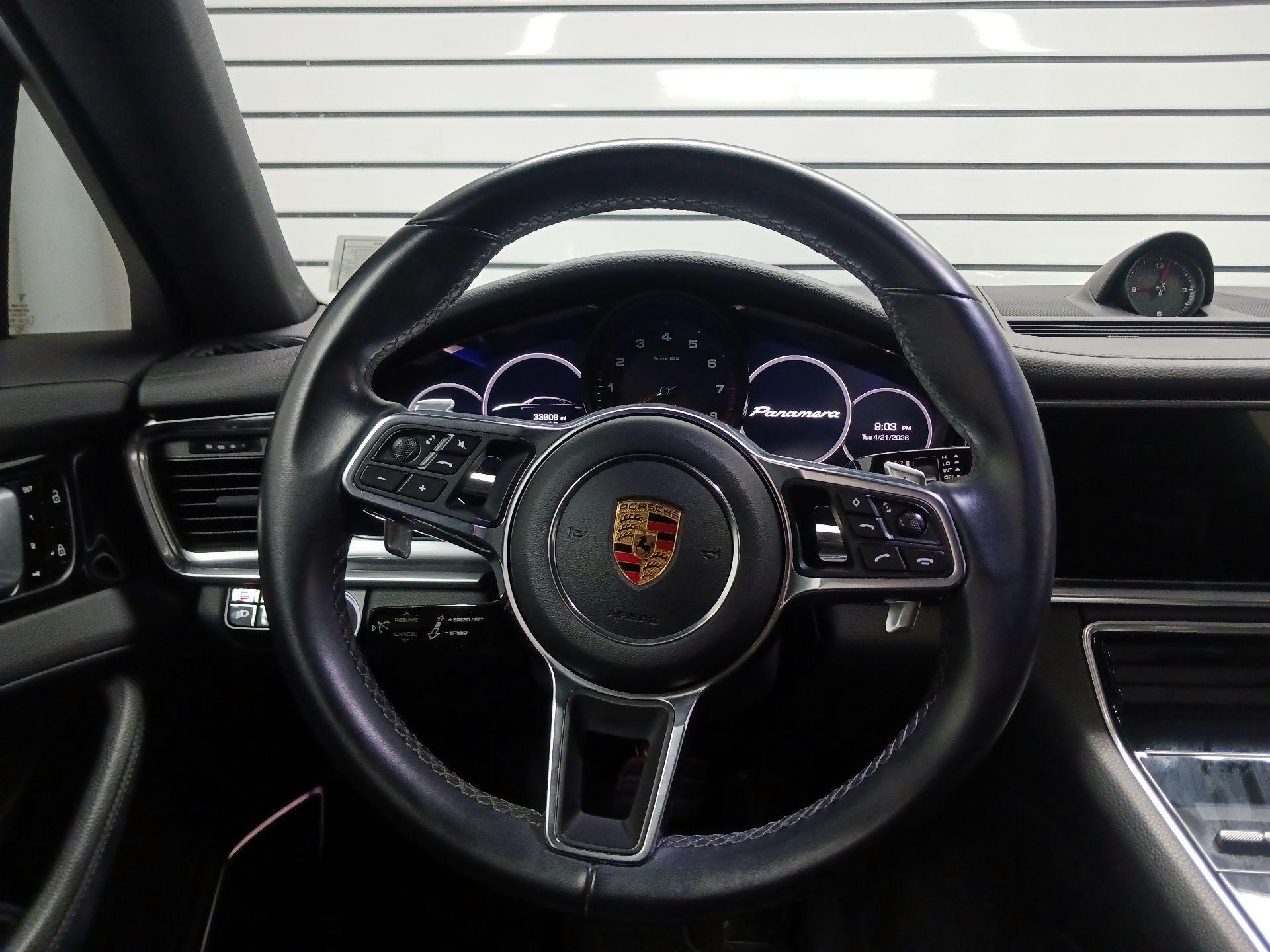 Thumbnail: 2019 Porsche Panamera - 10
