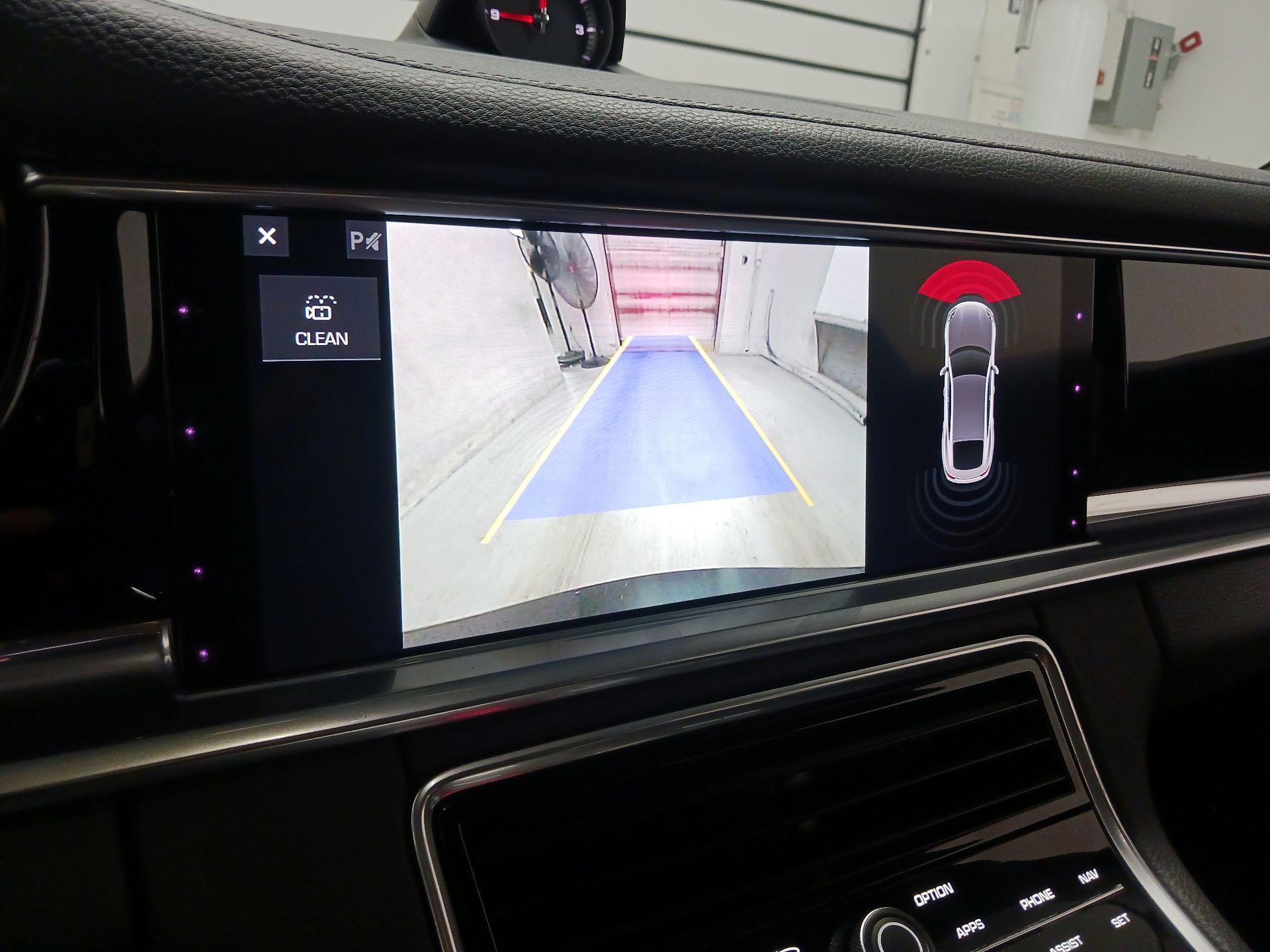 Thumbnail: 2019 Porsche Panamera - 14