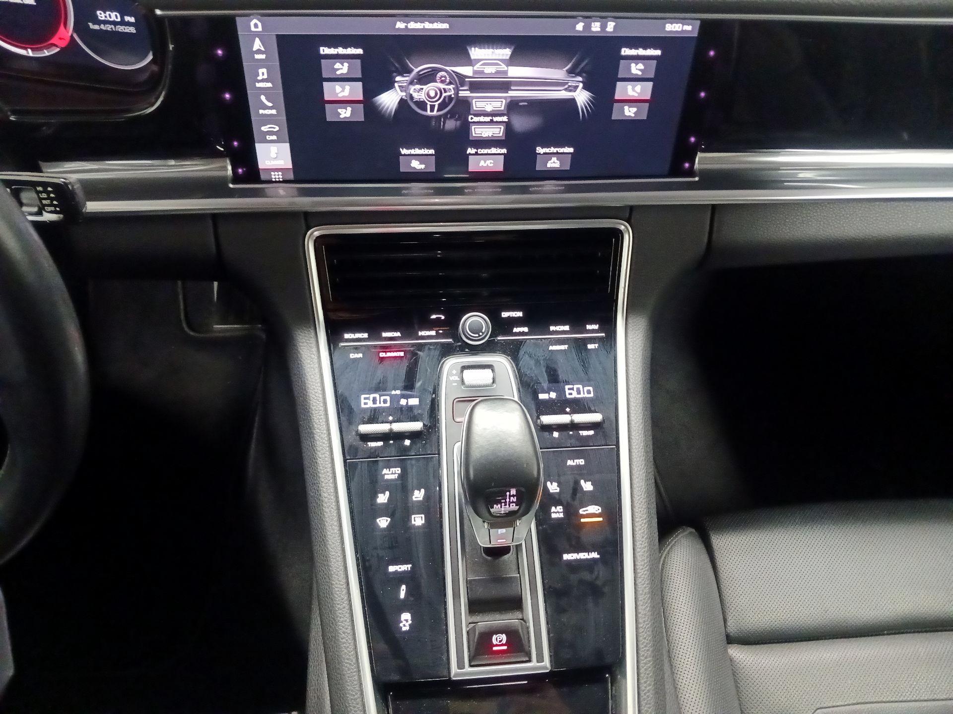 Thumbnail: 2019 Porsche Panamera - 16