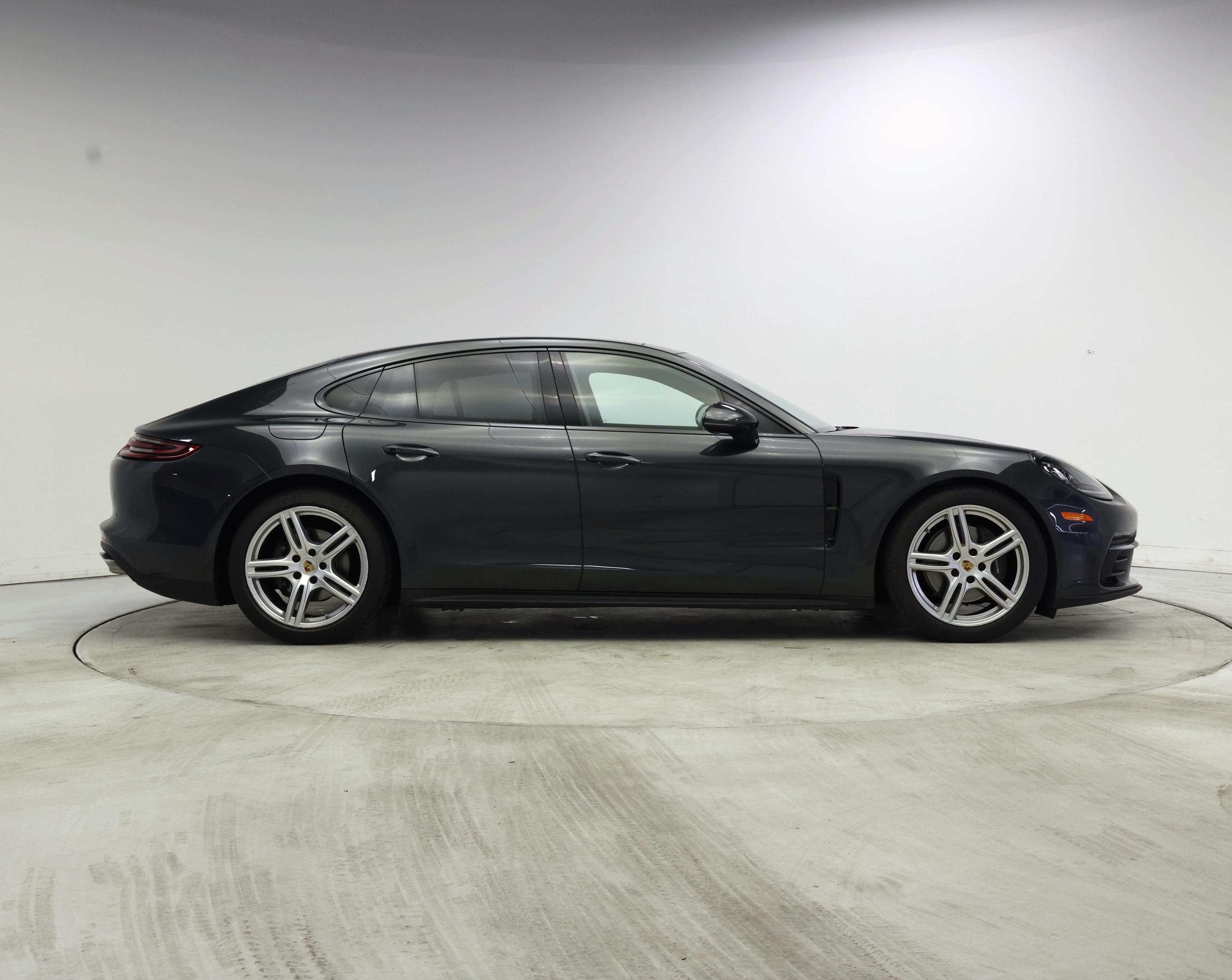 Thumbnail: 2019 Porsche Panamera - 7