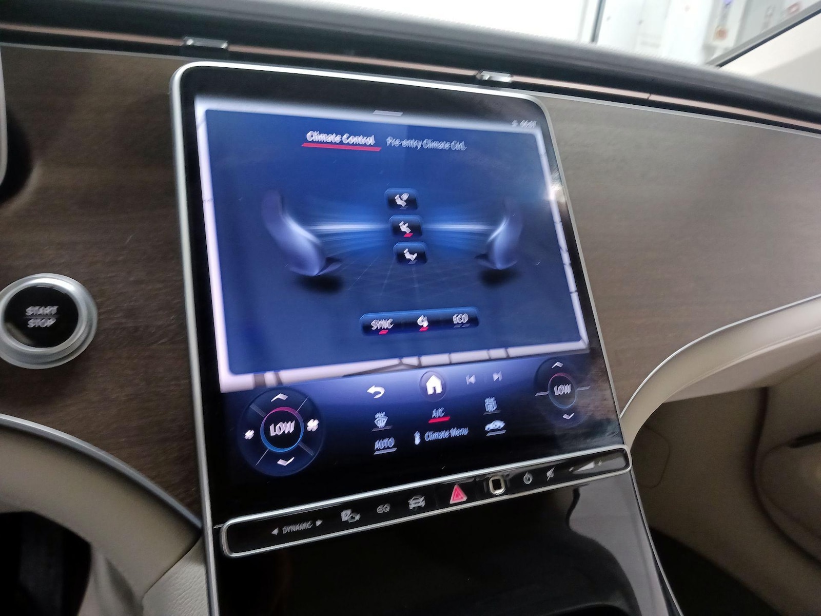 2022 Mercedes-Benz EQS - Photo 16