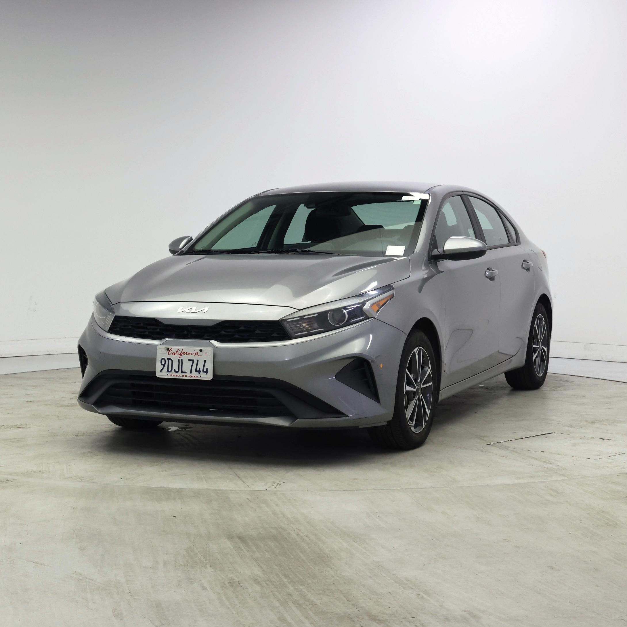 Thumbnail: 2023 Kia Forte - 4