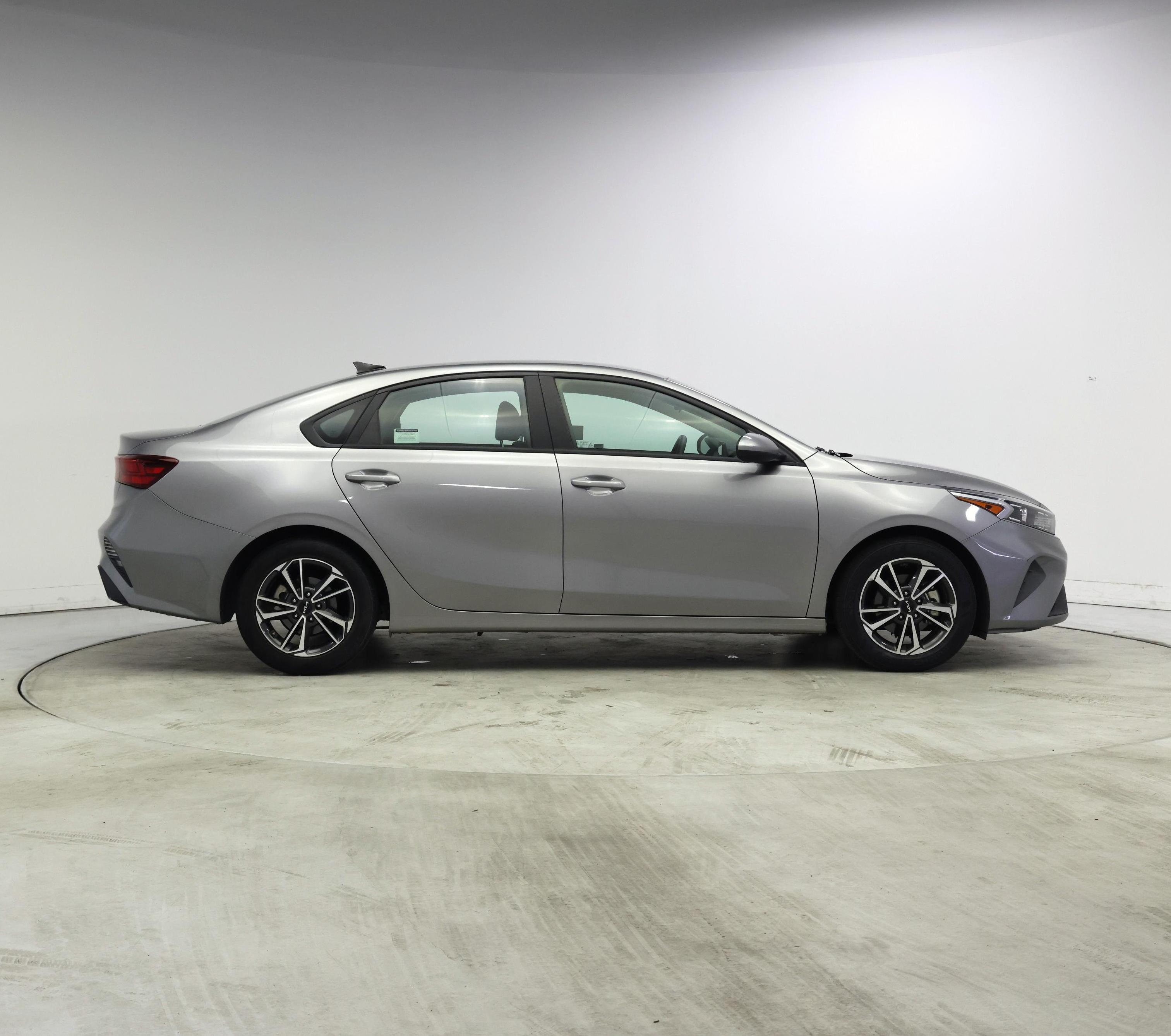 Thumbnail: 2023 Kia Forte - 7