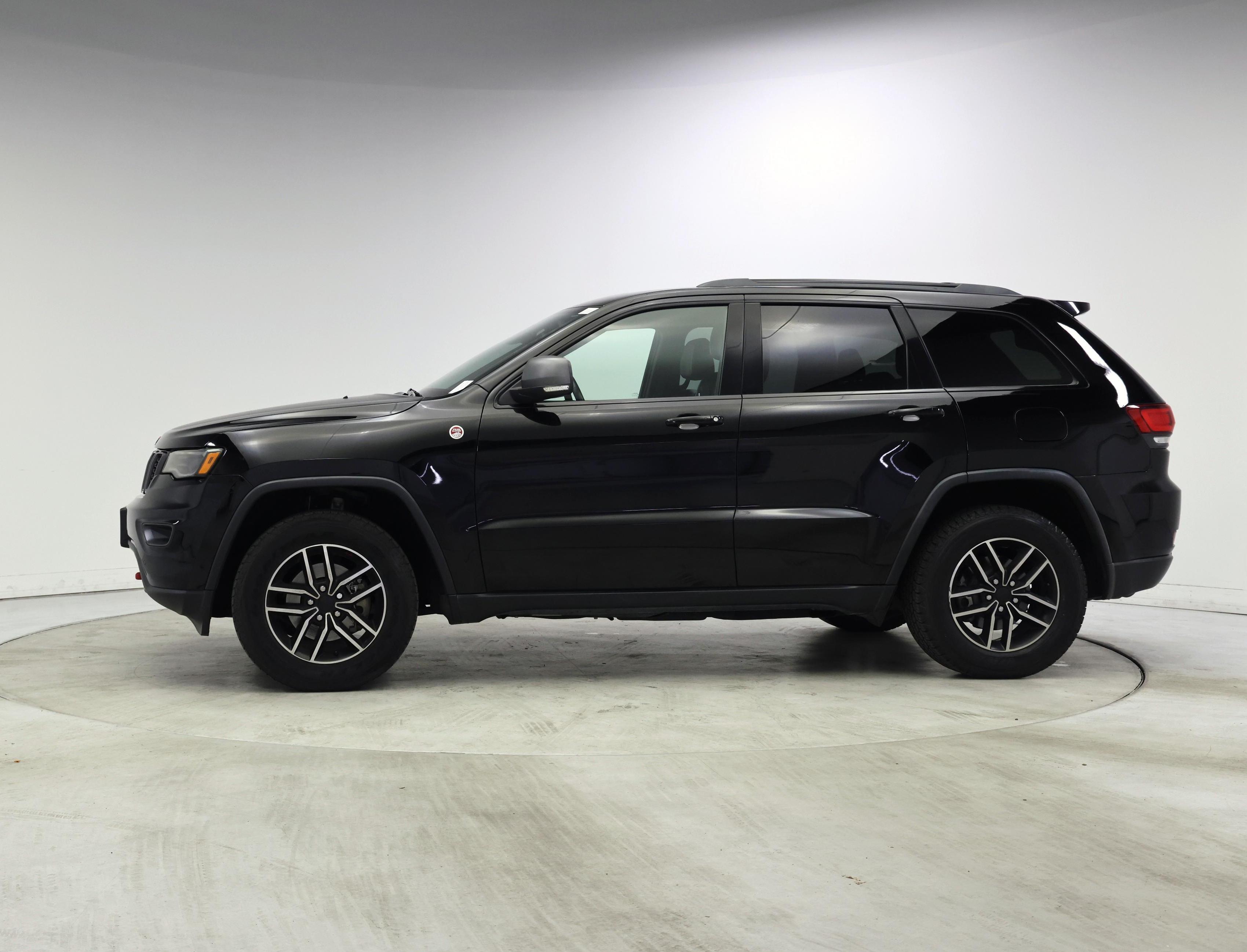 Thumbnail: 2019 Jeep Grand Cherokee - 3