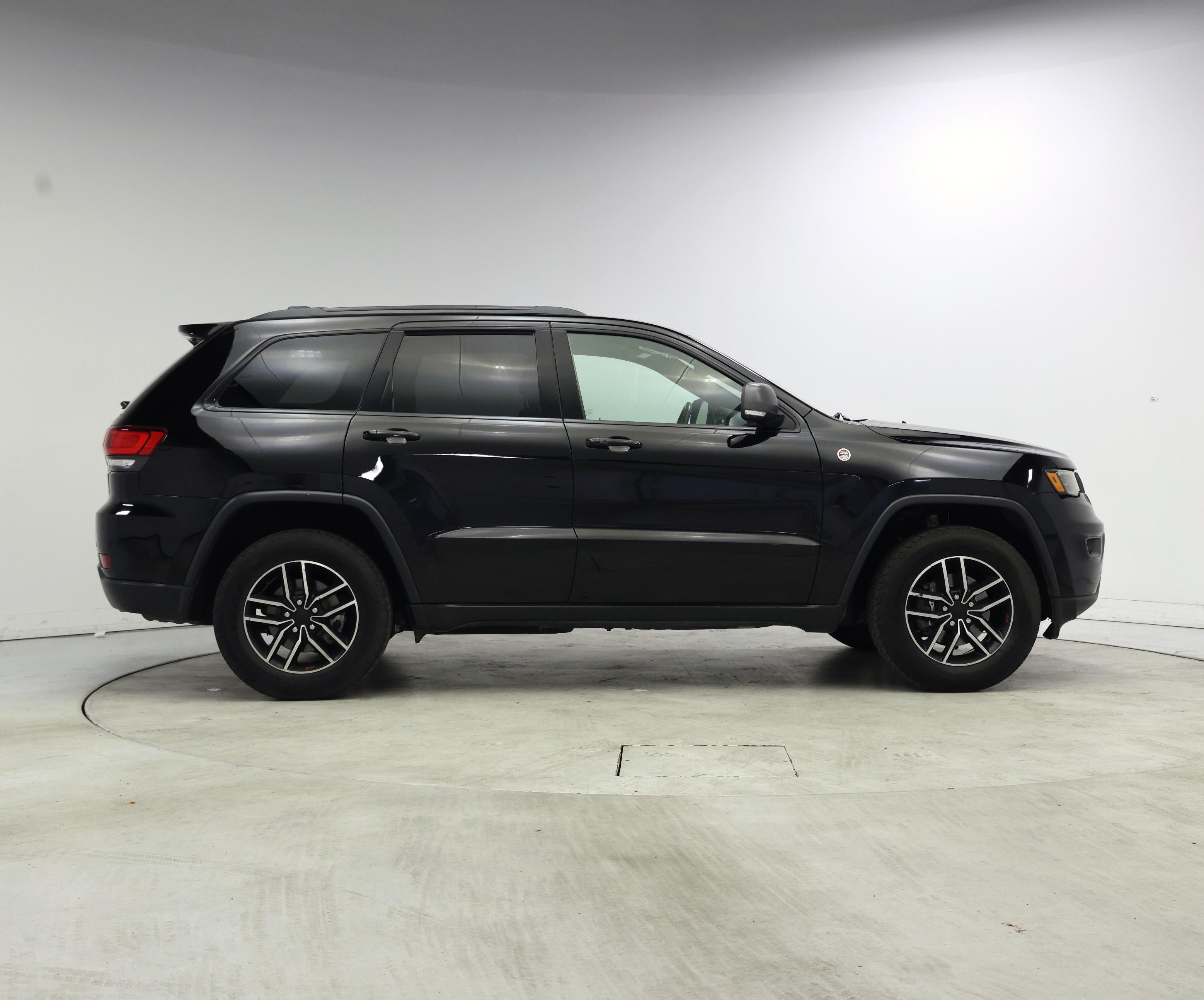 Thumbnail: 2019 Jeep Grand Cherokee - 7