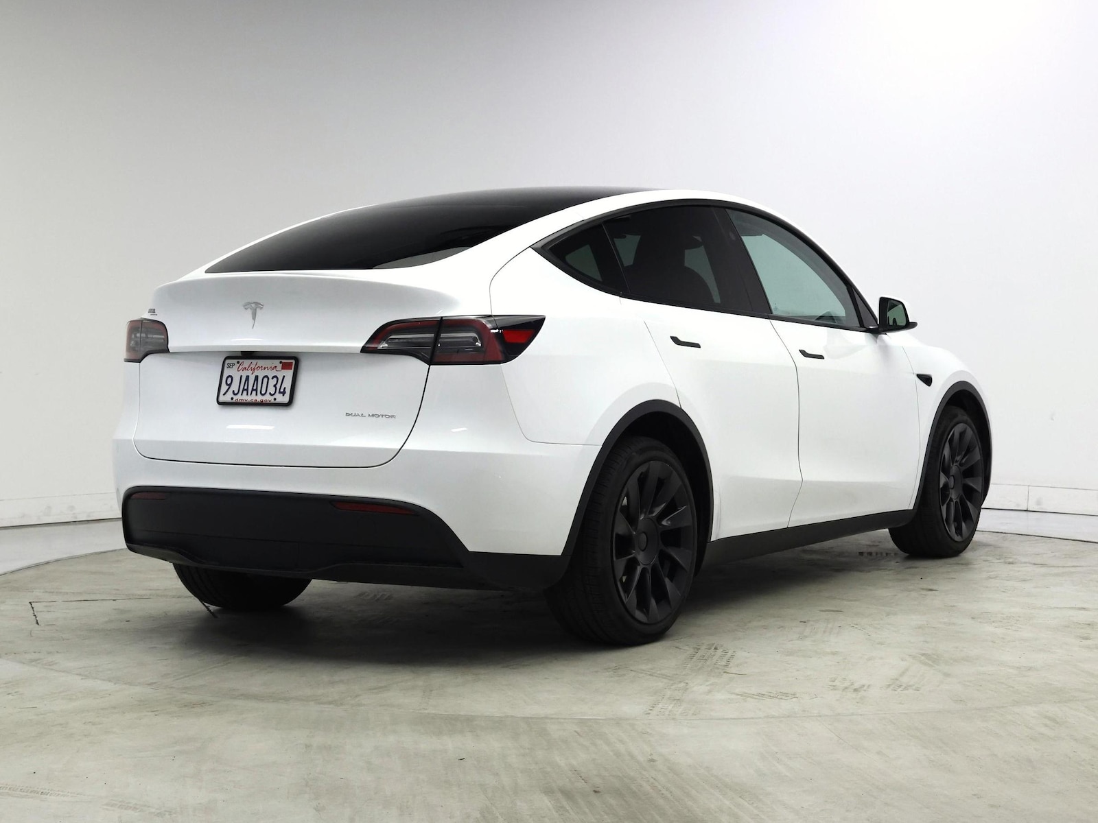 2023 Tesla Model Y Long Range - Photo 9