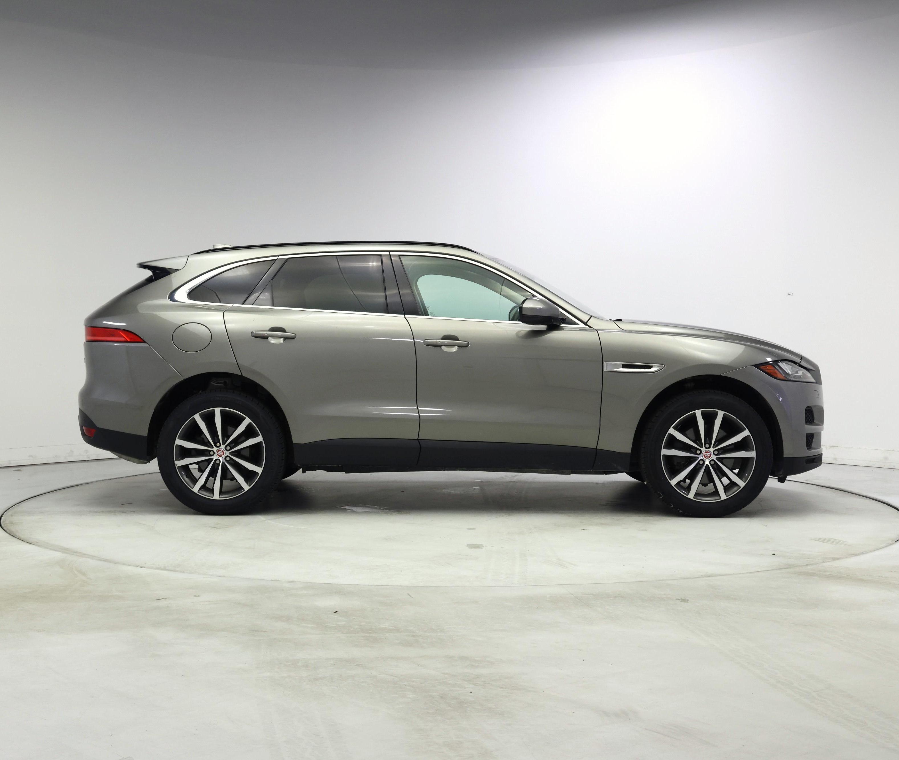 Thumbnail: 2018 Jaguar F-Pace - 7