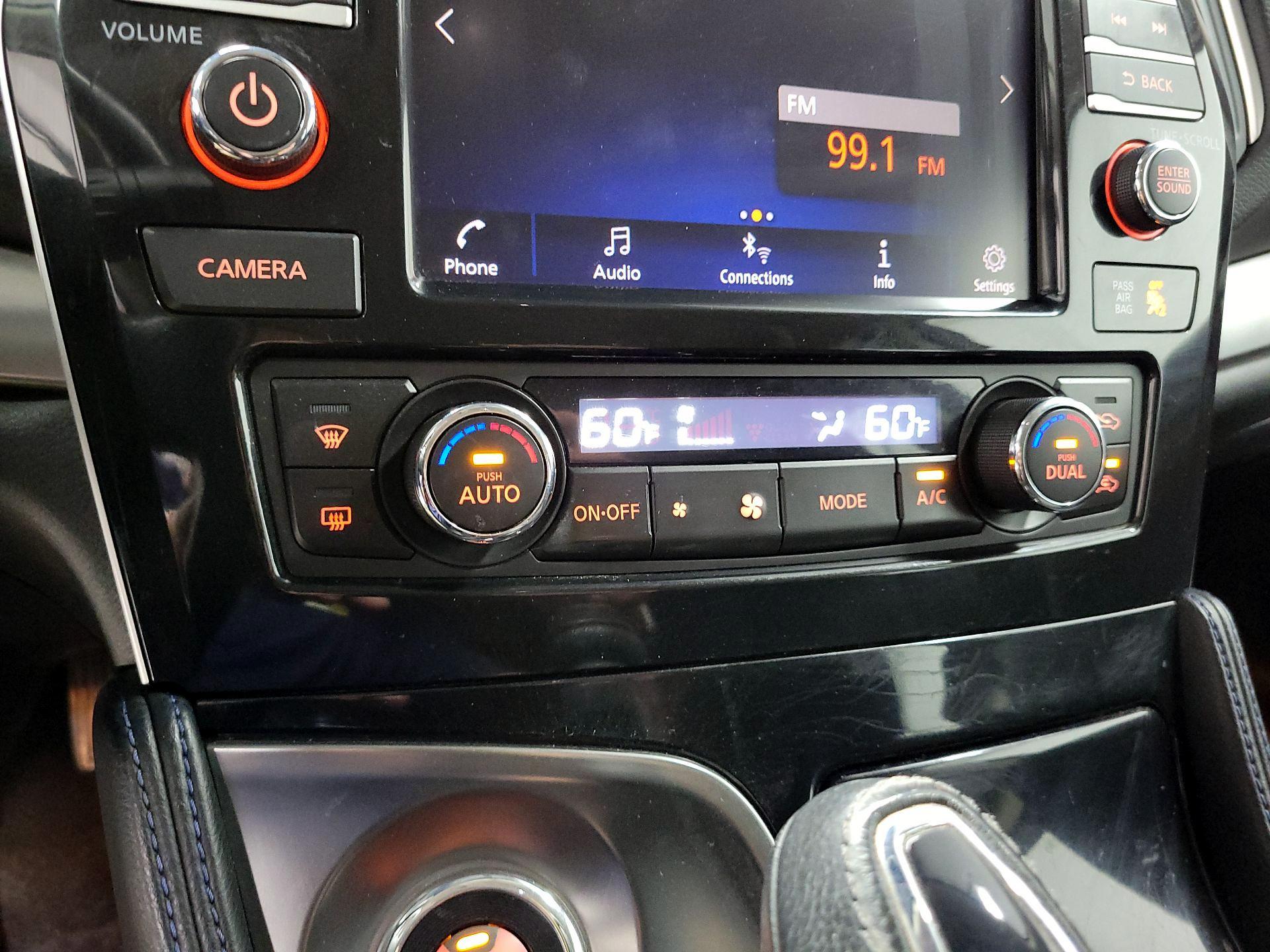 Thumbnail: 2019 Nissan Maxima - 16