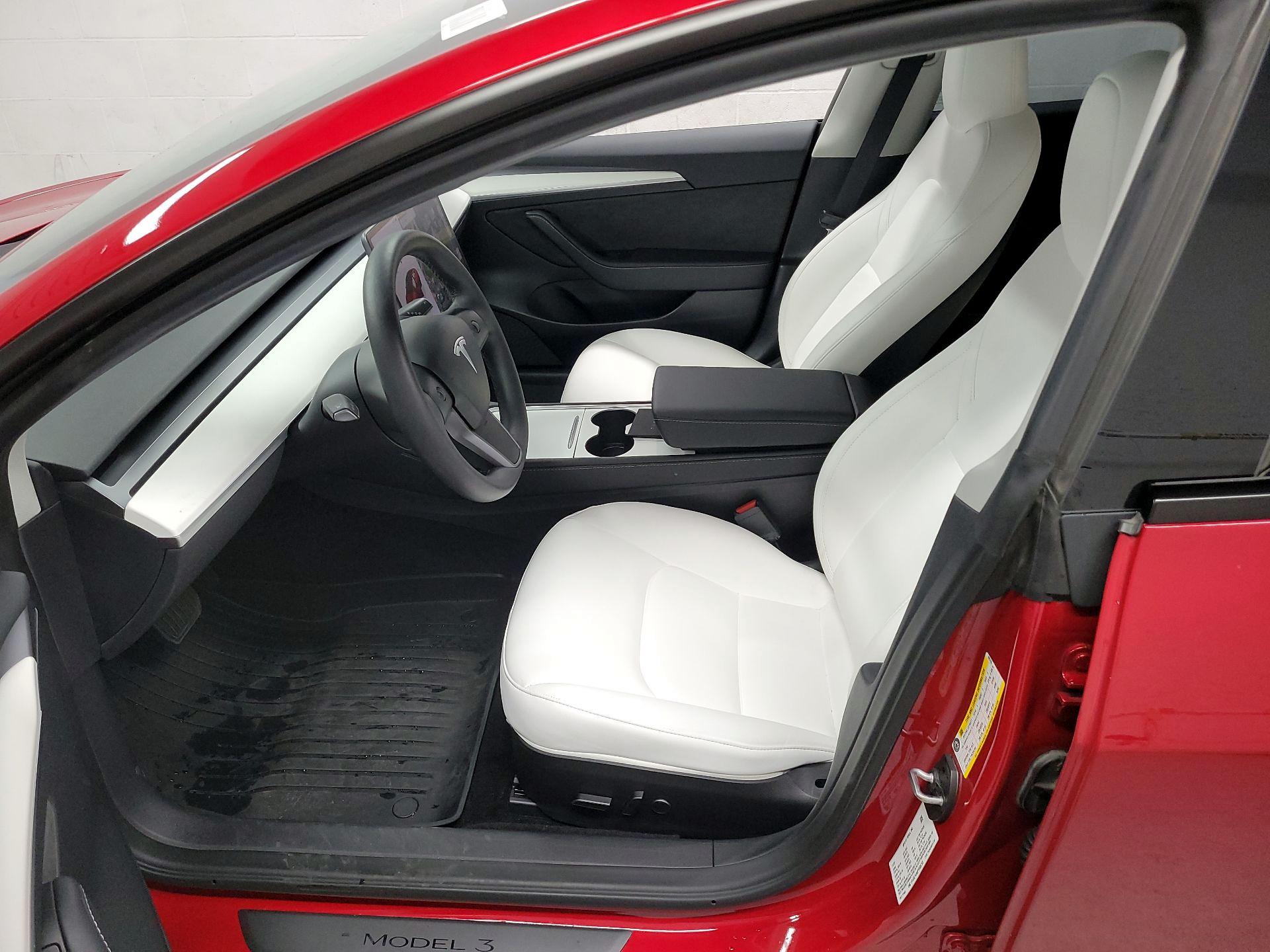 Thumbnail: 2023 Tesla Model 3 - 11