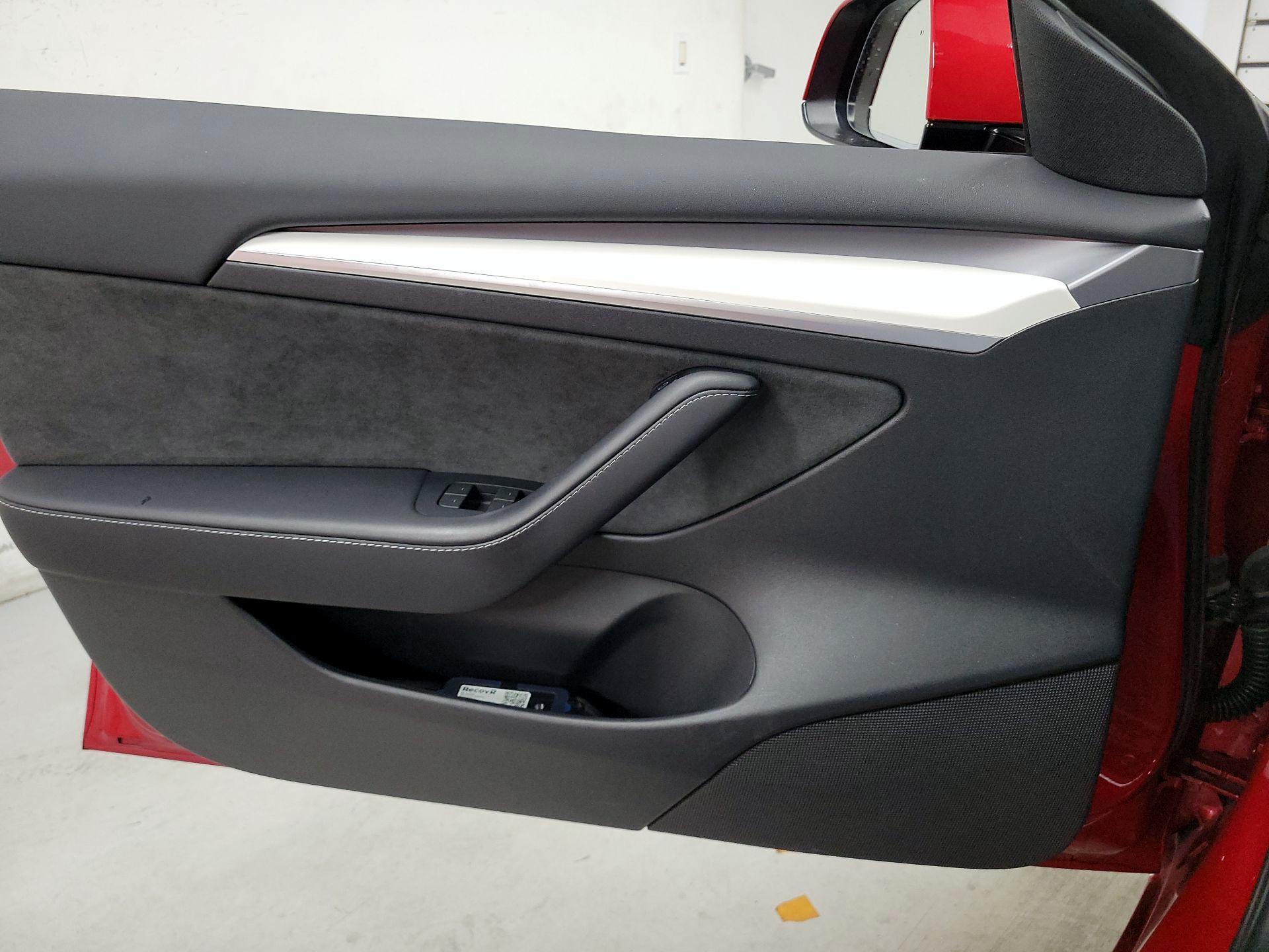 Thumbnail: 2023 Tesla Model 3 - 12