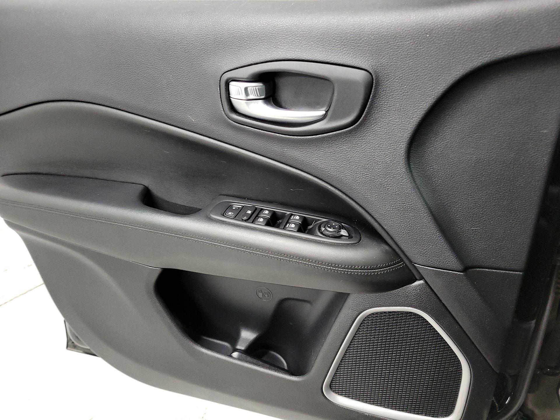 Thumbnail: 2020 Jeep Compass - 12