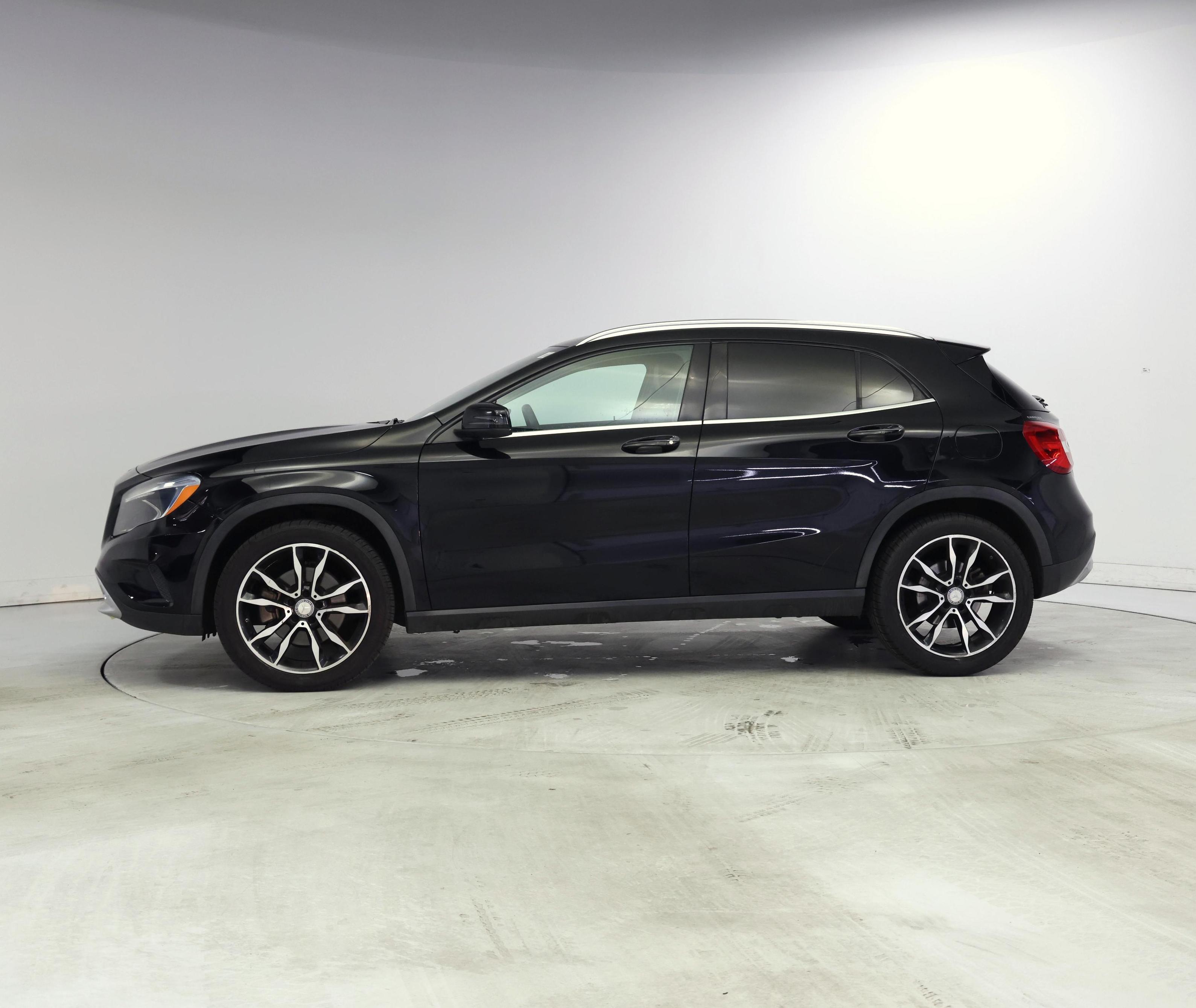 Thumbnail: 2017 Mercedes-Benz GLA - 3