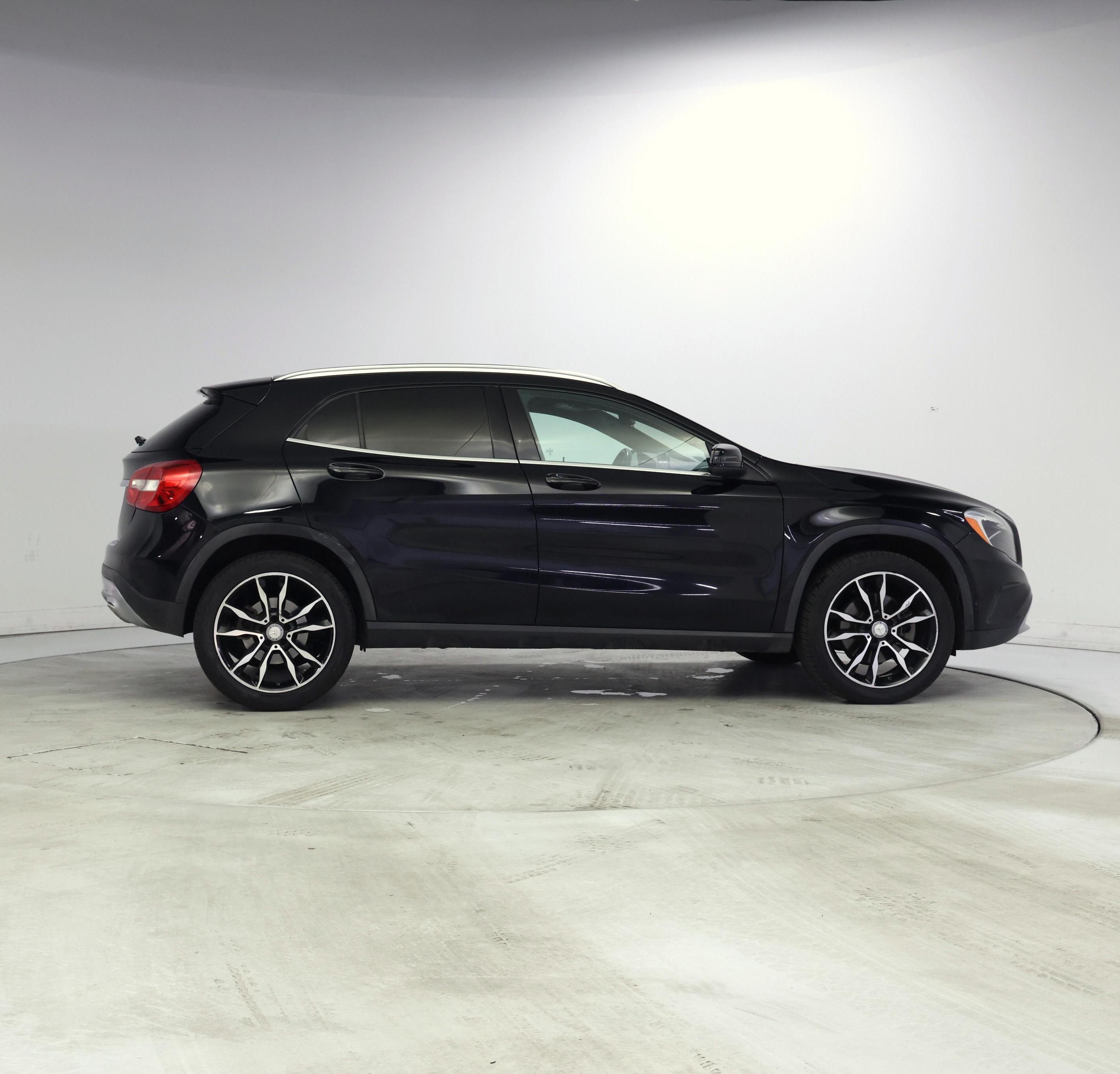Thumbnail: 2017 Mercedes-Benz GLA - 7