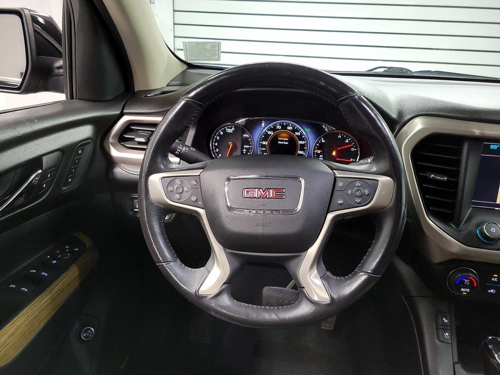 2017 GMC Acadia Denali - Photo 11