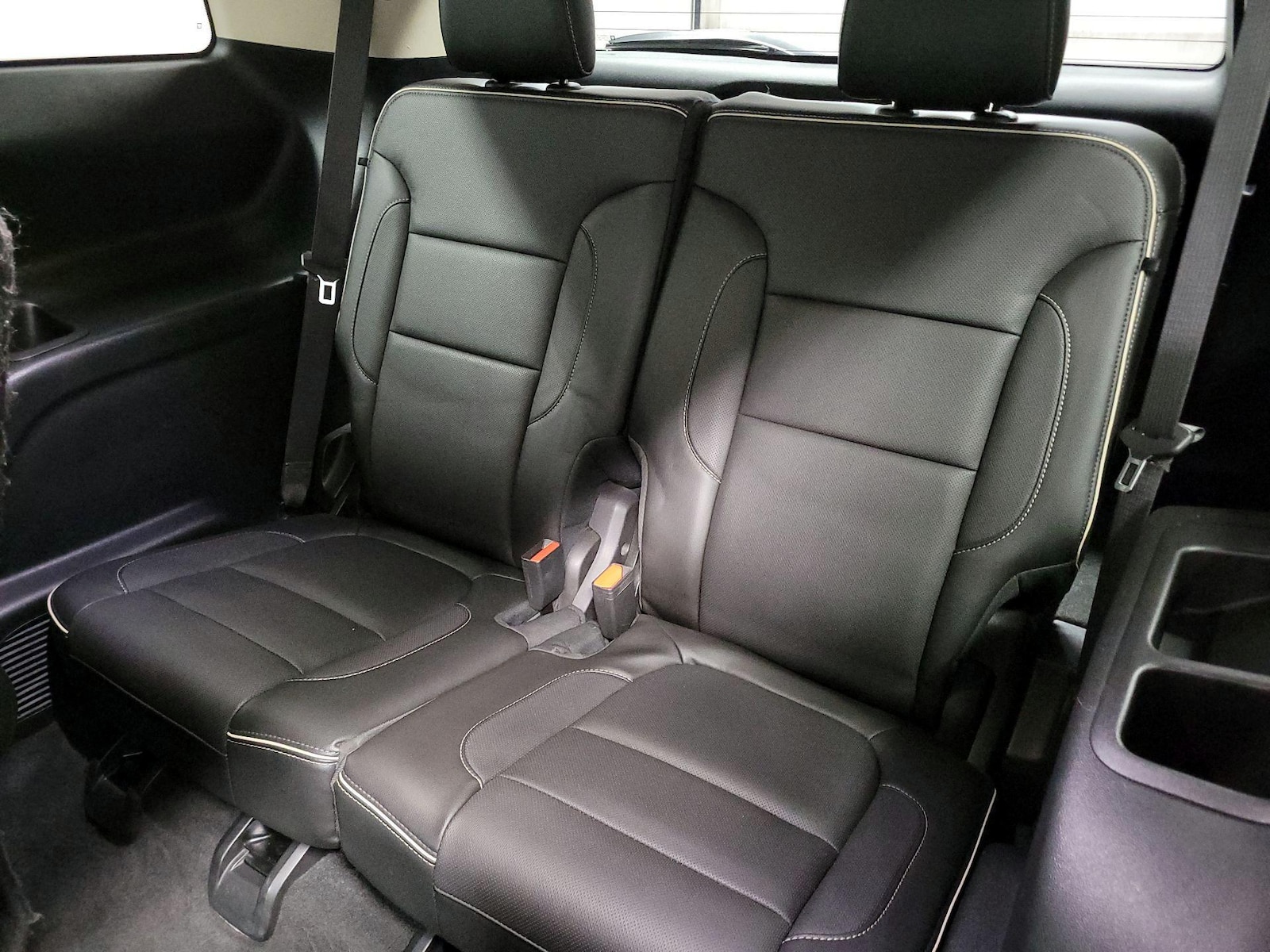 2017 GMC Acadia Denali - Photo 23