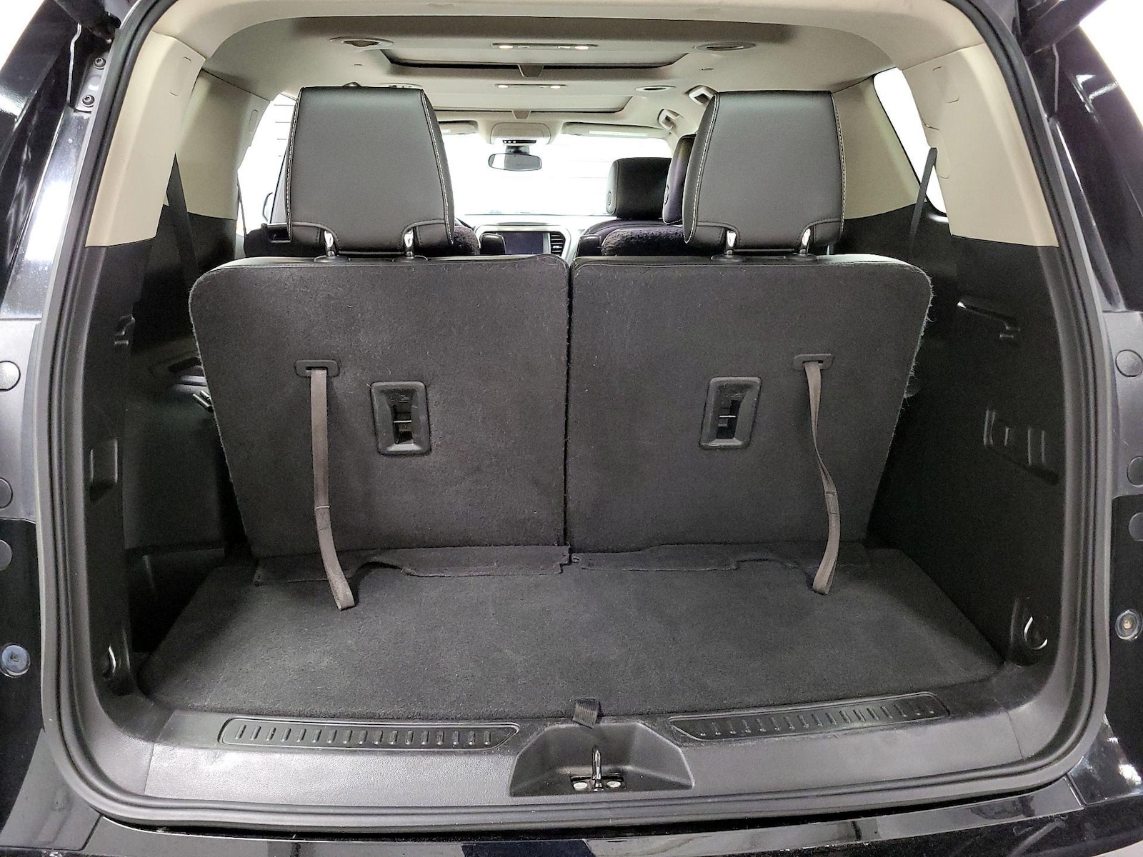 2017 GMC Acadia Denali - Photo 24