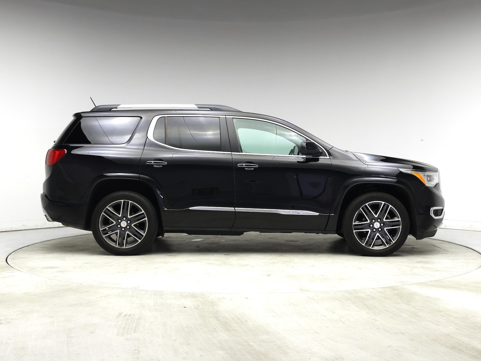 2017 GMC Acadia Denali - Photo 8