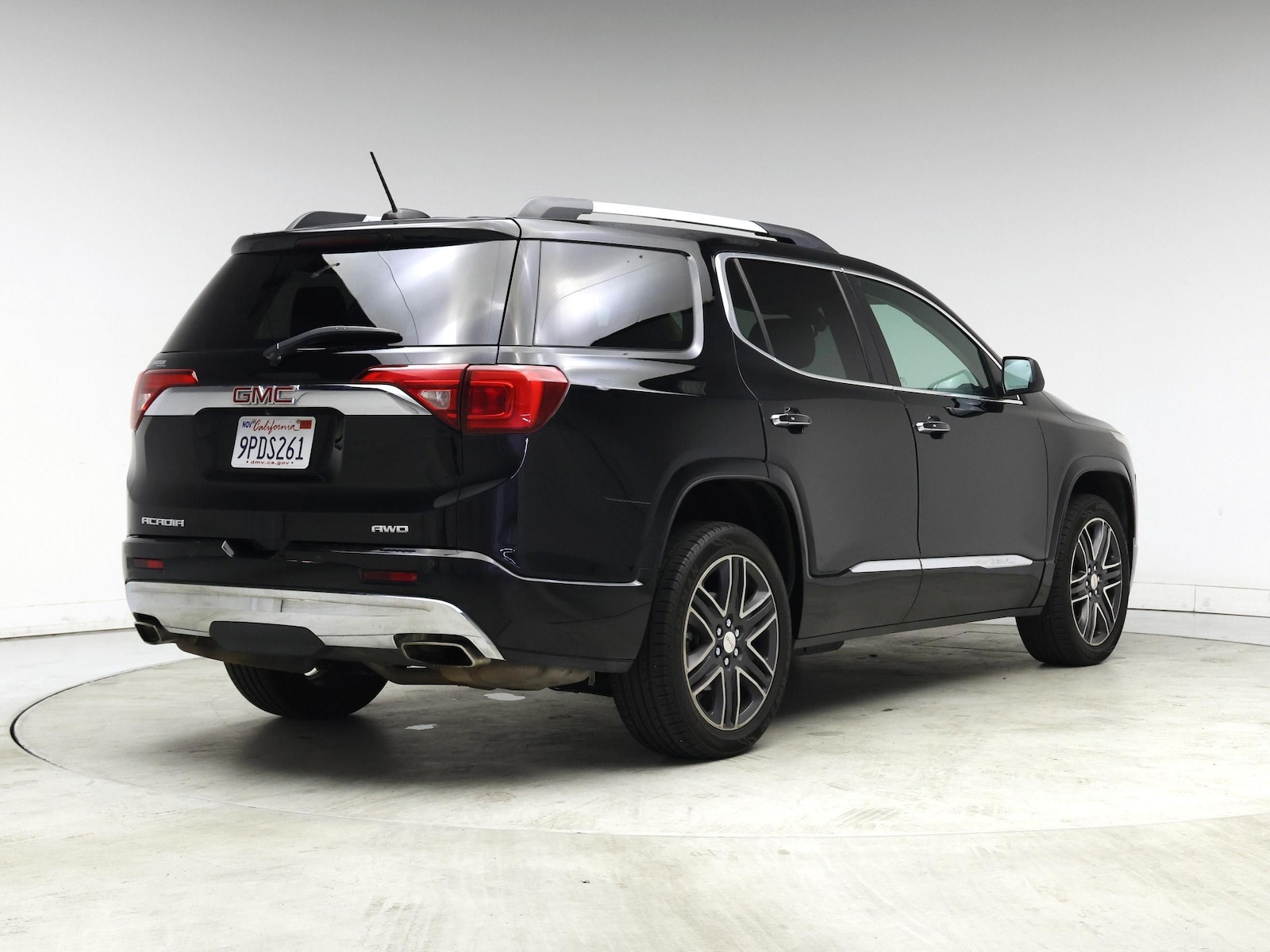 2017 GMC Acadia Denali - Photo 9