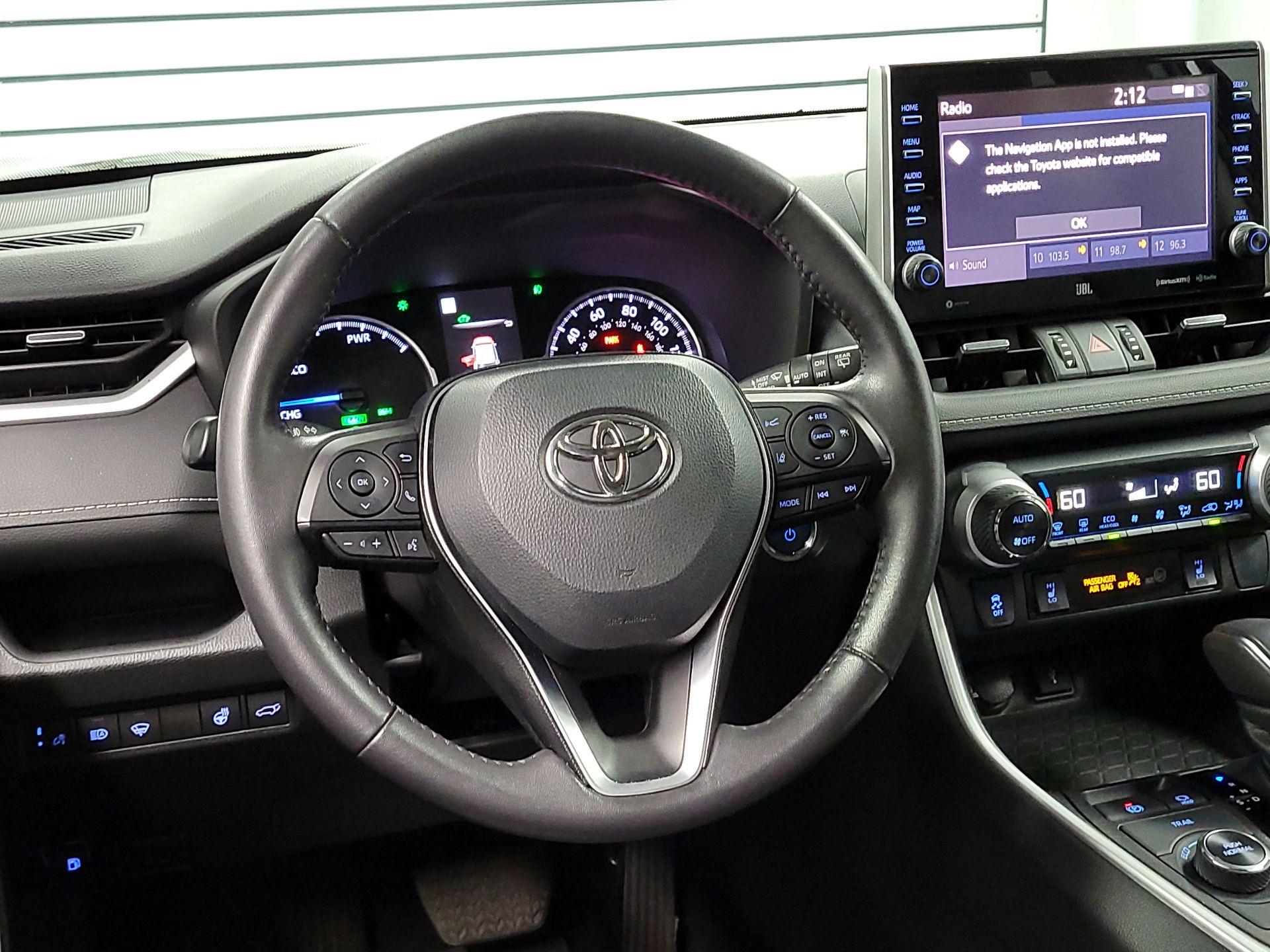 Thumbnail: 2022 Toyota RAV4 - 10