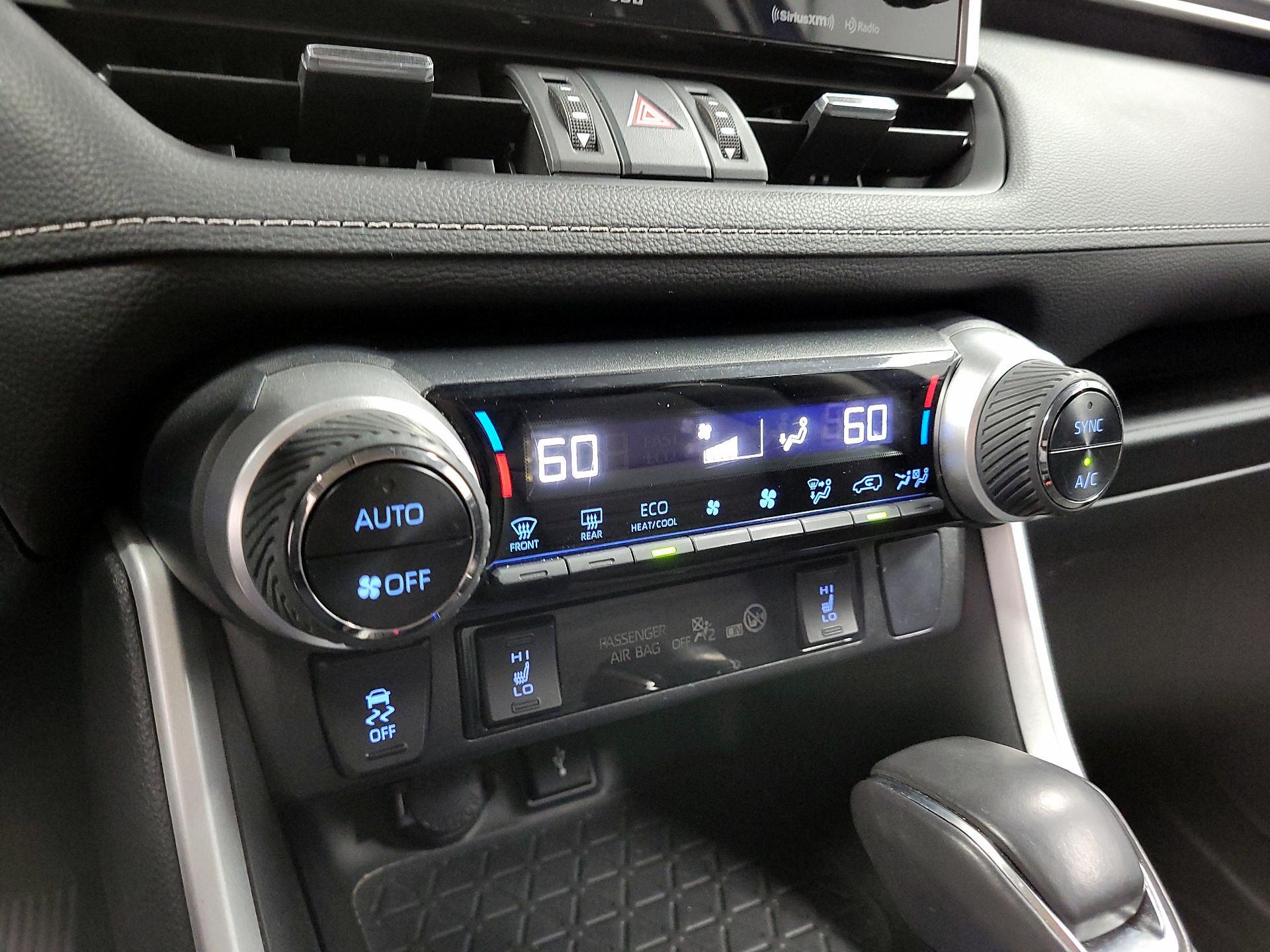 Thumbnail: 2022 Toyota RAV4 - 16
