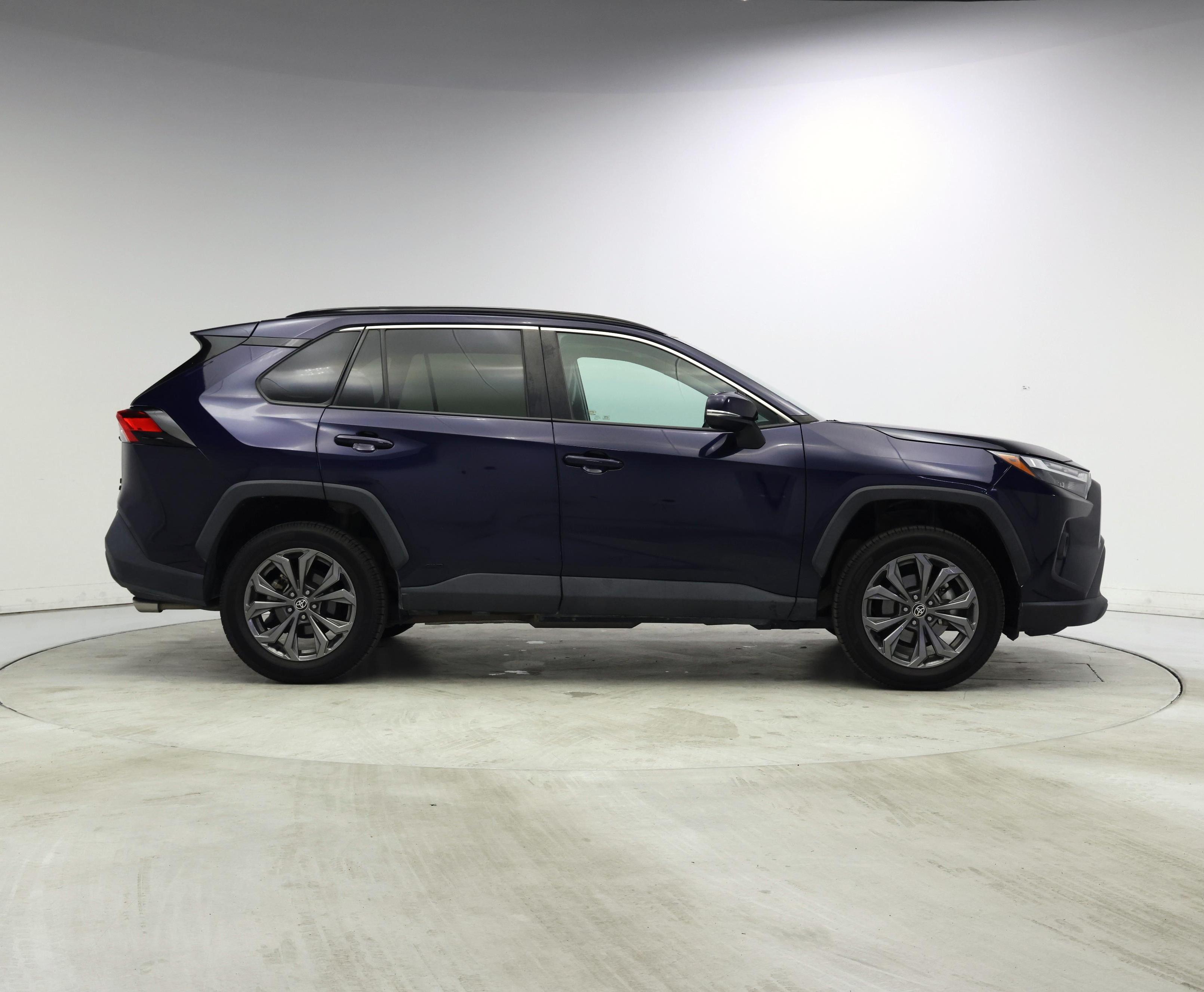Thumbnail: 2022 Toyota RAV4 - 7
