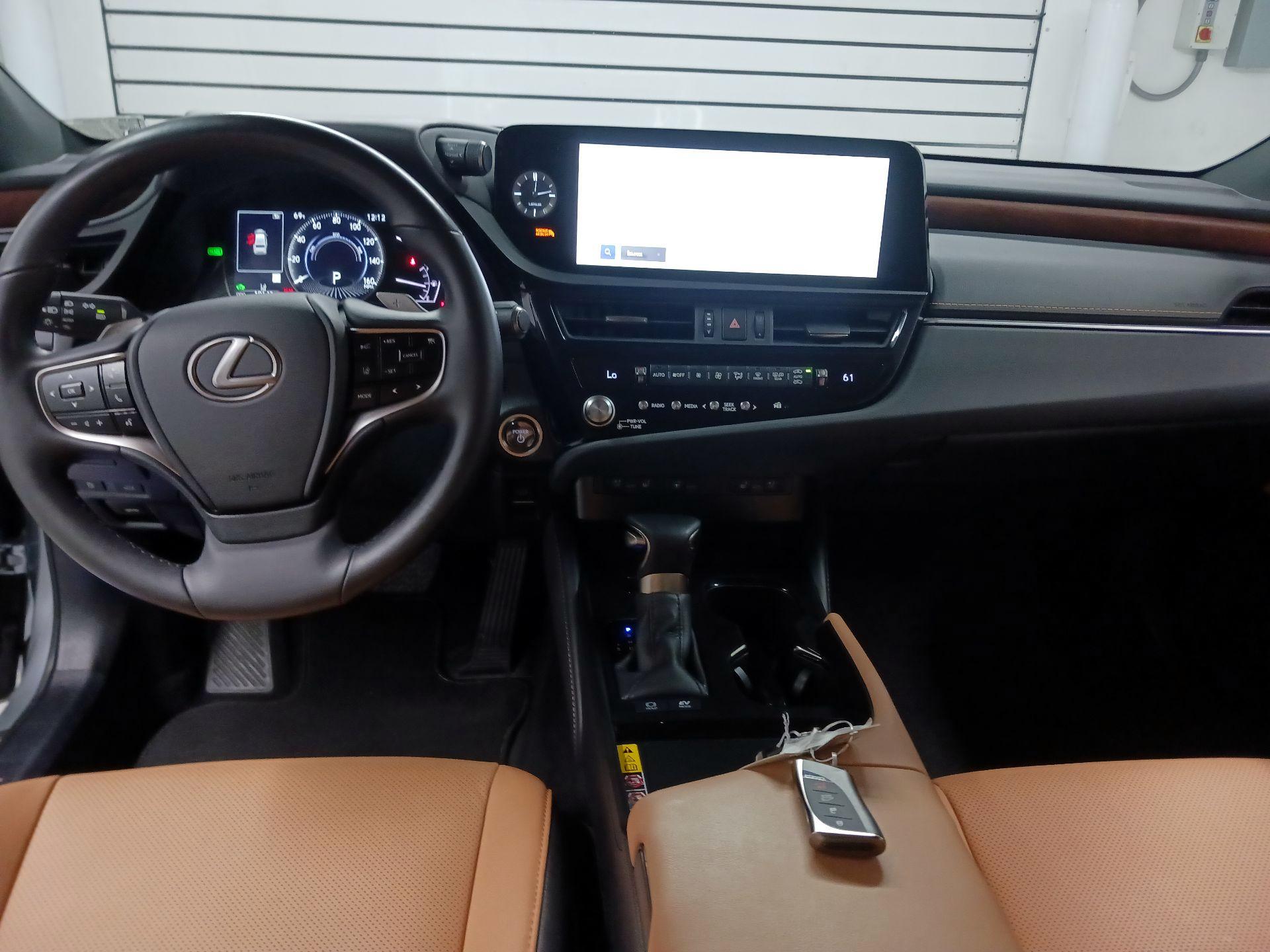 Thumbnail: 2025 Lexus ES - 9