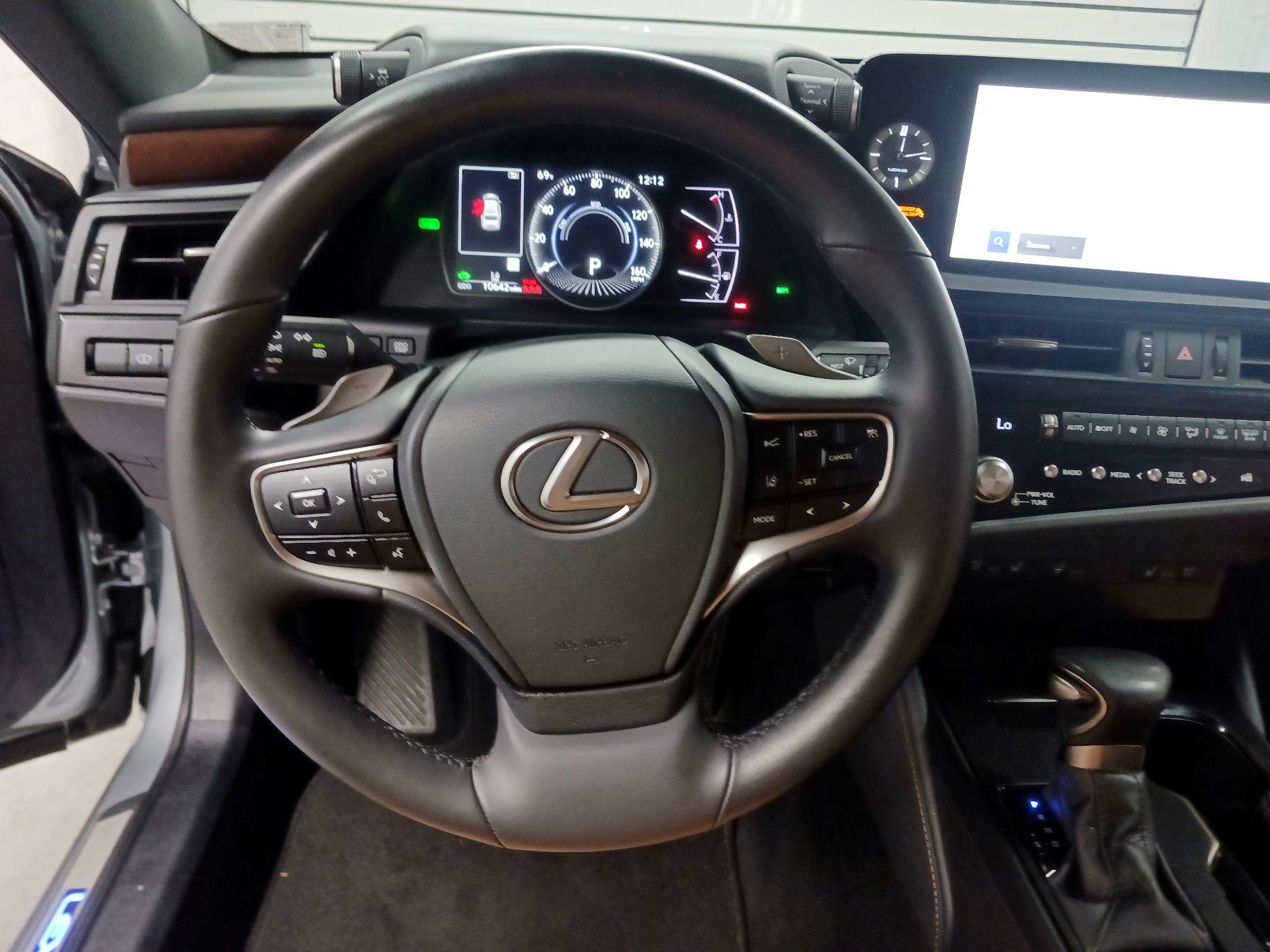 Thumbnail: 2025 Lexus ES - 10
