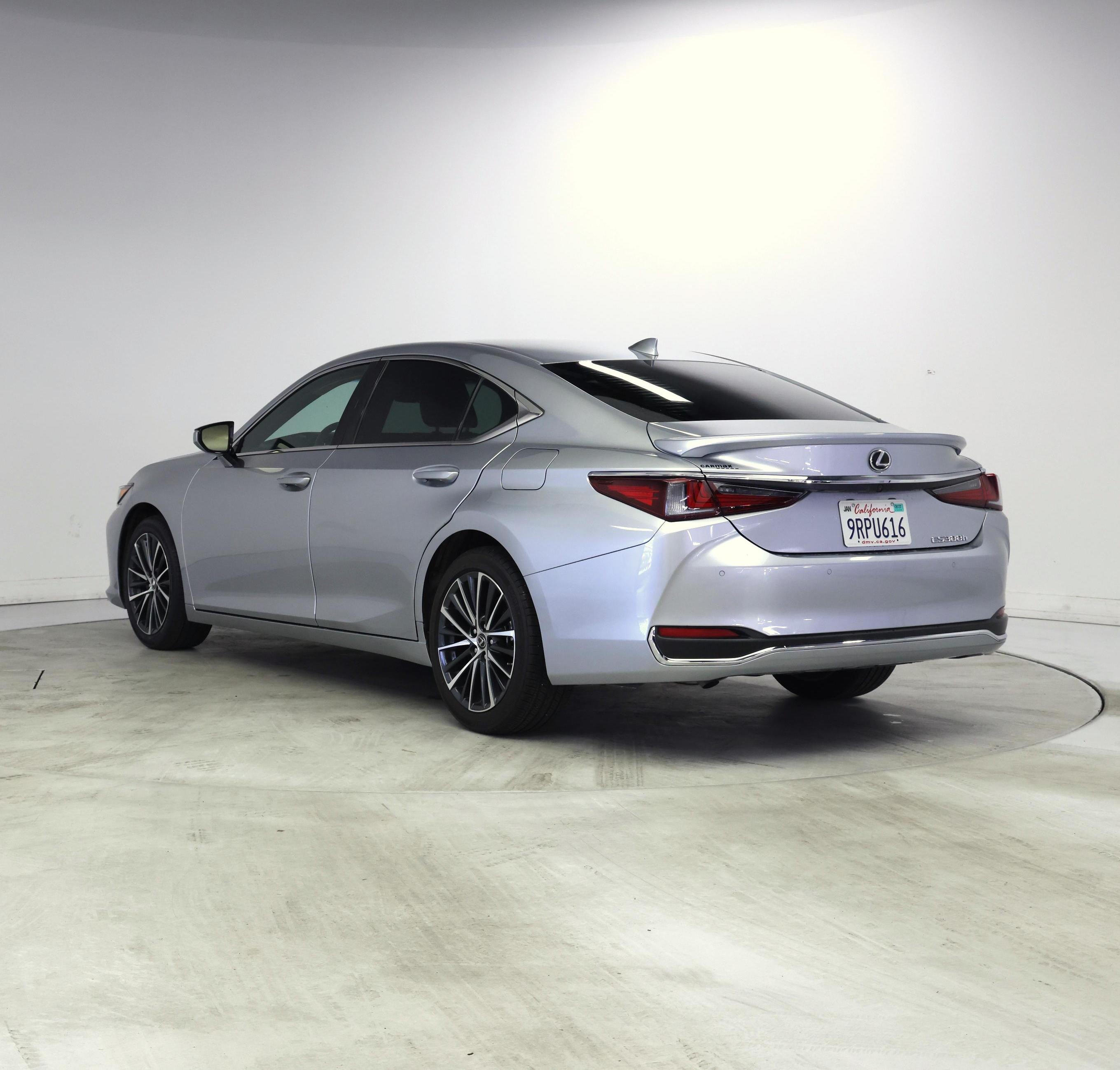 Thumbnail: 2025 Lexus ES - 2