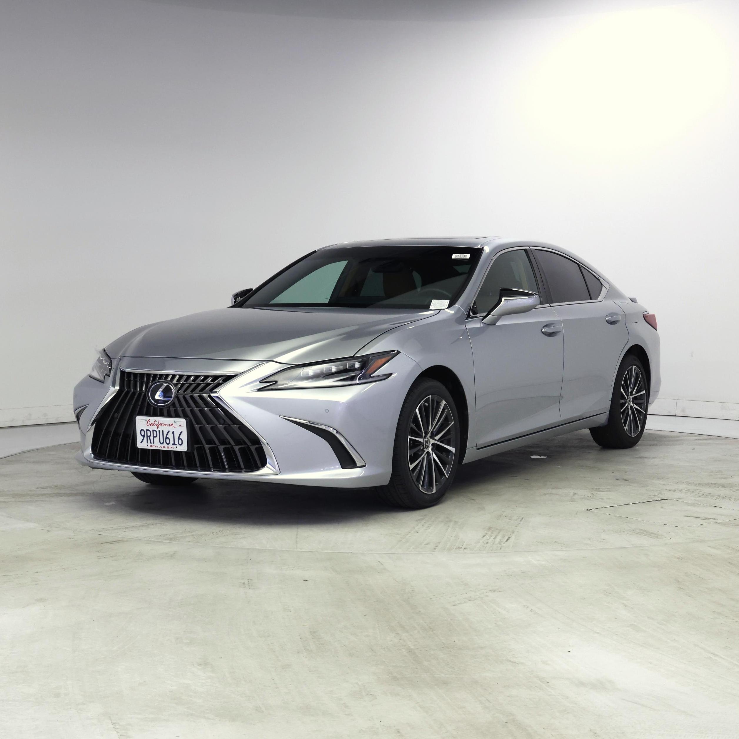Thumbnail: 2025 Lexus ES - 4
