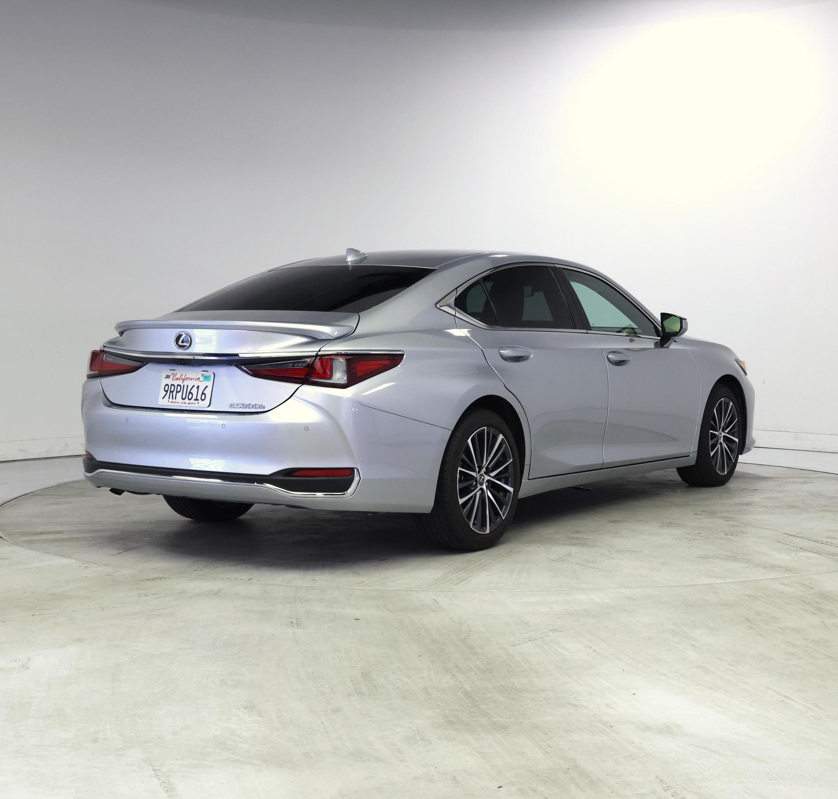 Thumbnail: 2025 Lexus ES - 8