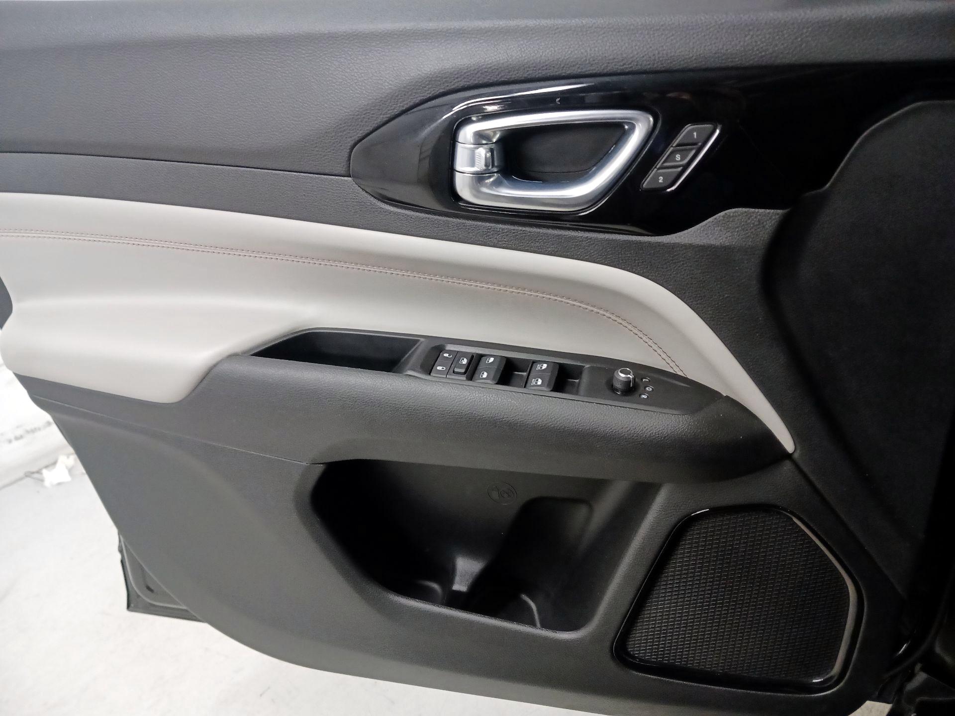 Thumbnail: 2022 Jeep Compass - 12