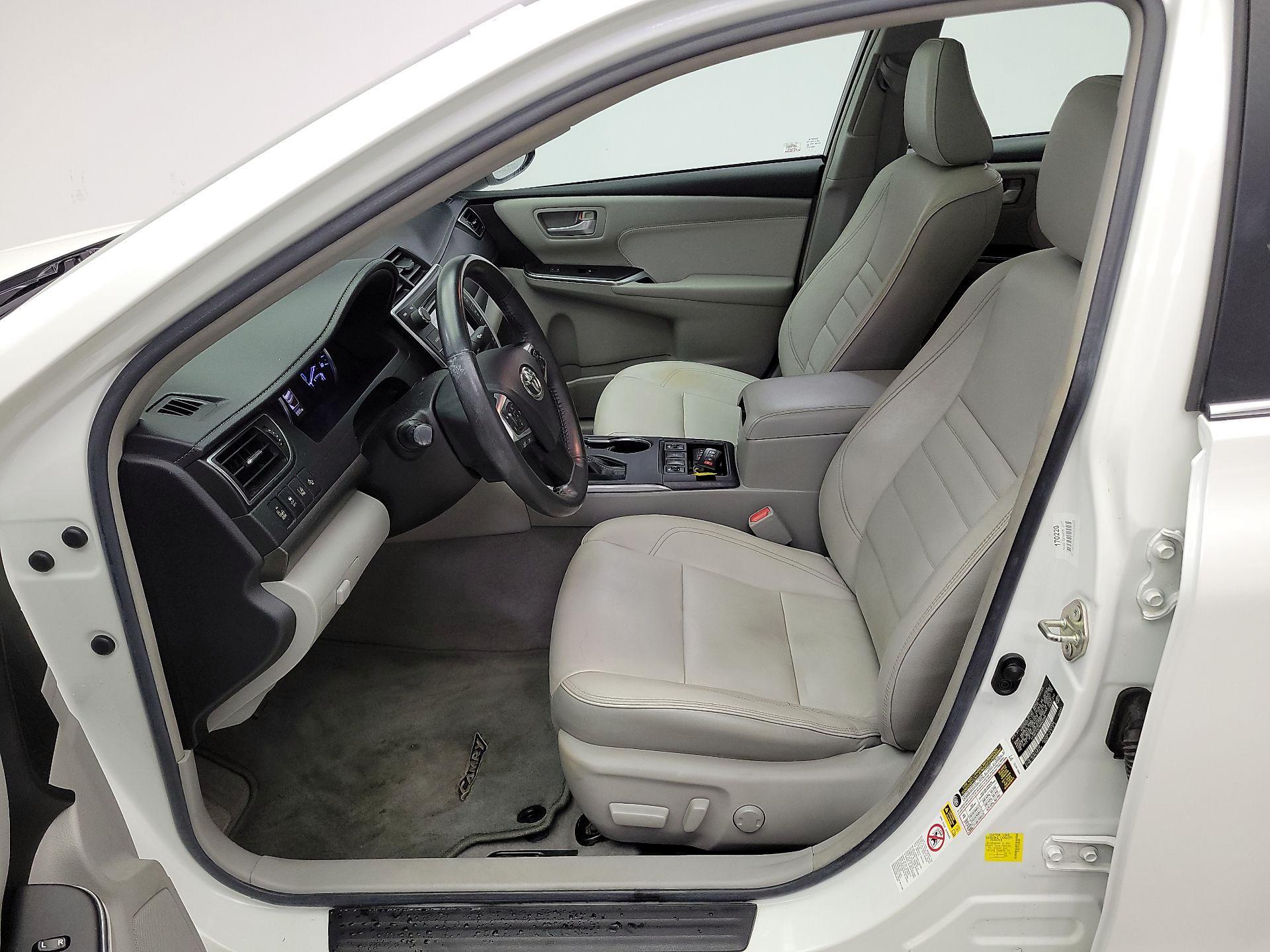 Thumbnail: 2017 Toyota Camry - 9
