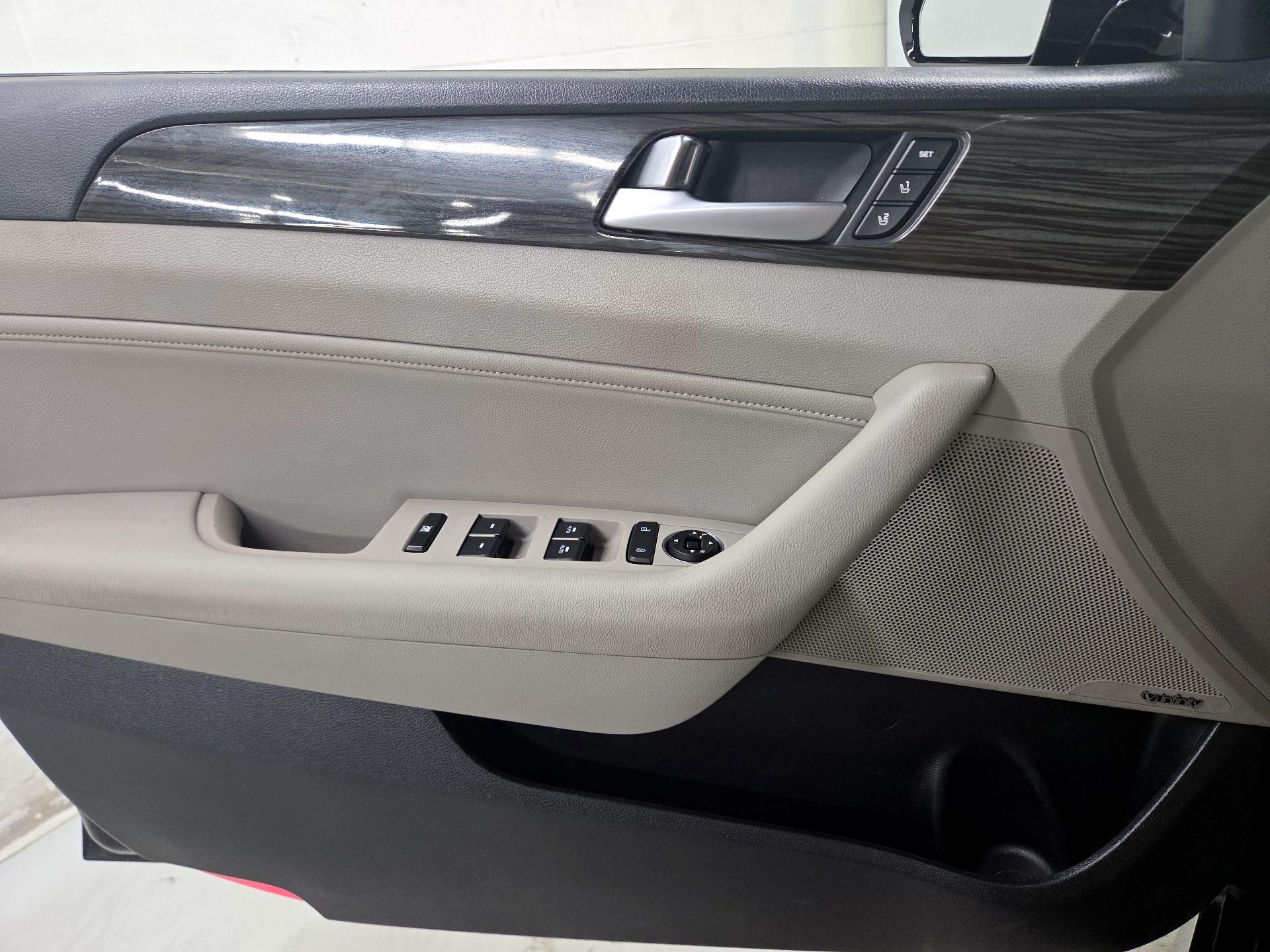 Thumbnail: 2015 Hyundai Sonata - 12