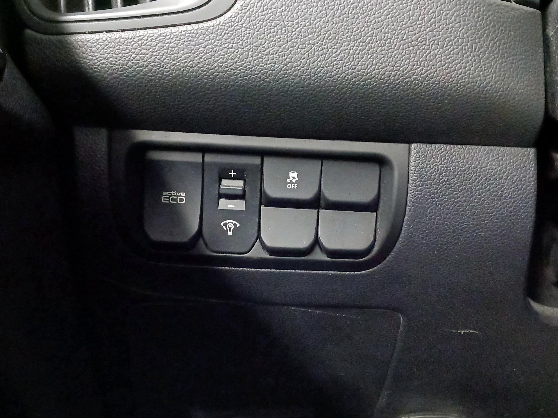 Thumbnail: 2015 Kia Rio - 11