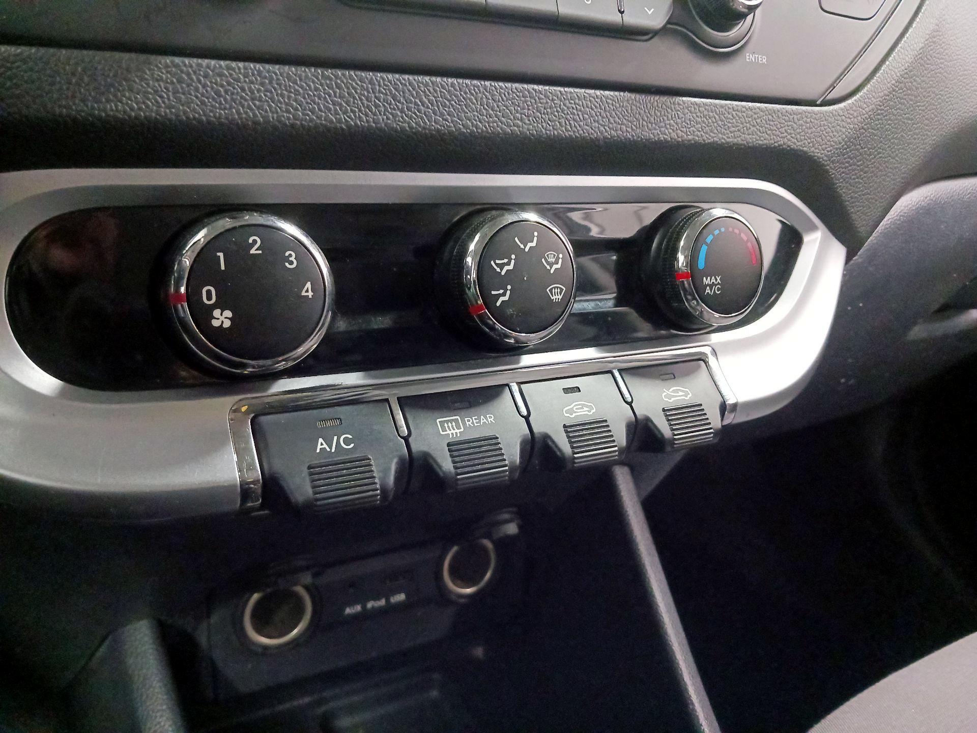 Thumbnail: 2015 Kia Rio - 13