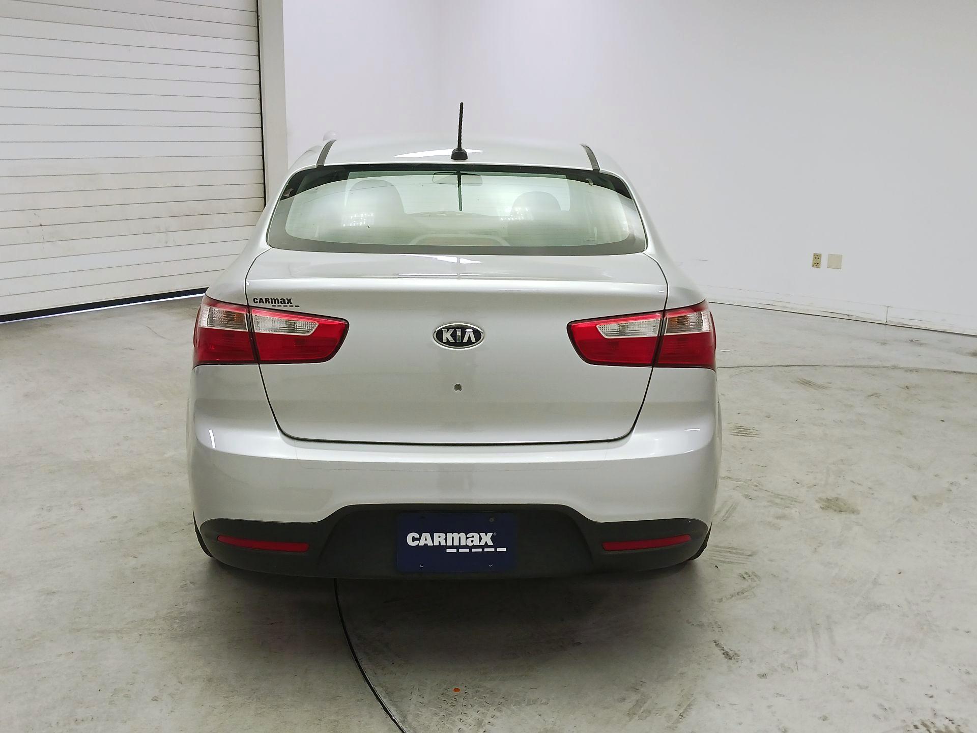 Thumbnail: 2015 Kia Rio - 6