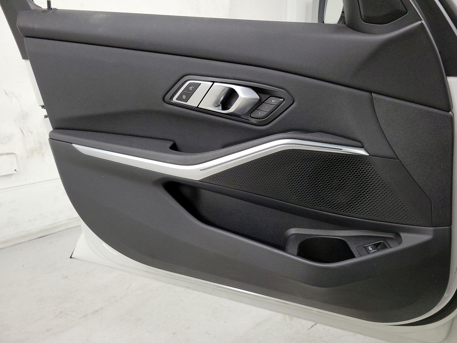 Thumbnail: 2021 BMW 3 Series - 12