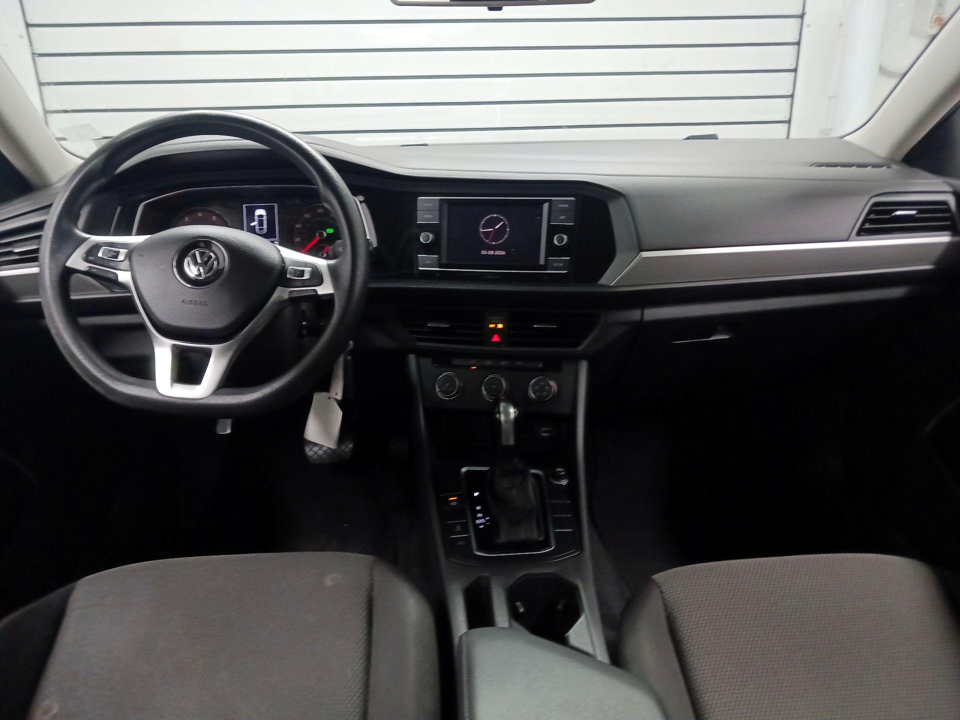 Thumbnail: 2019 Volkswagen Jetta - 9