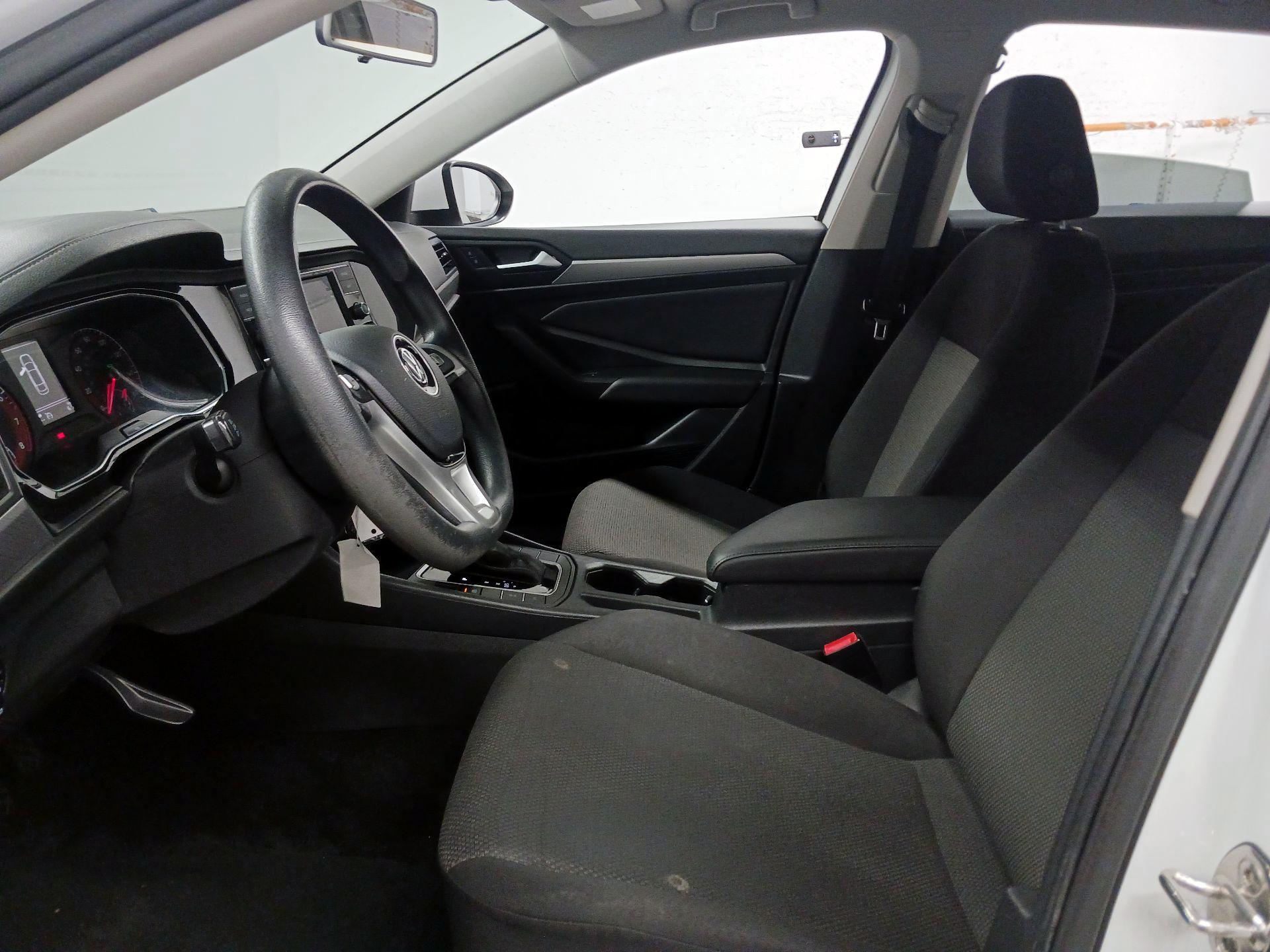 Thumbnail: 2019 Volkswagen Jetta - 11