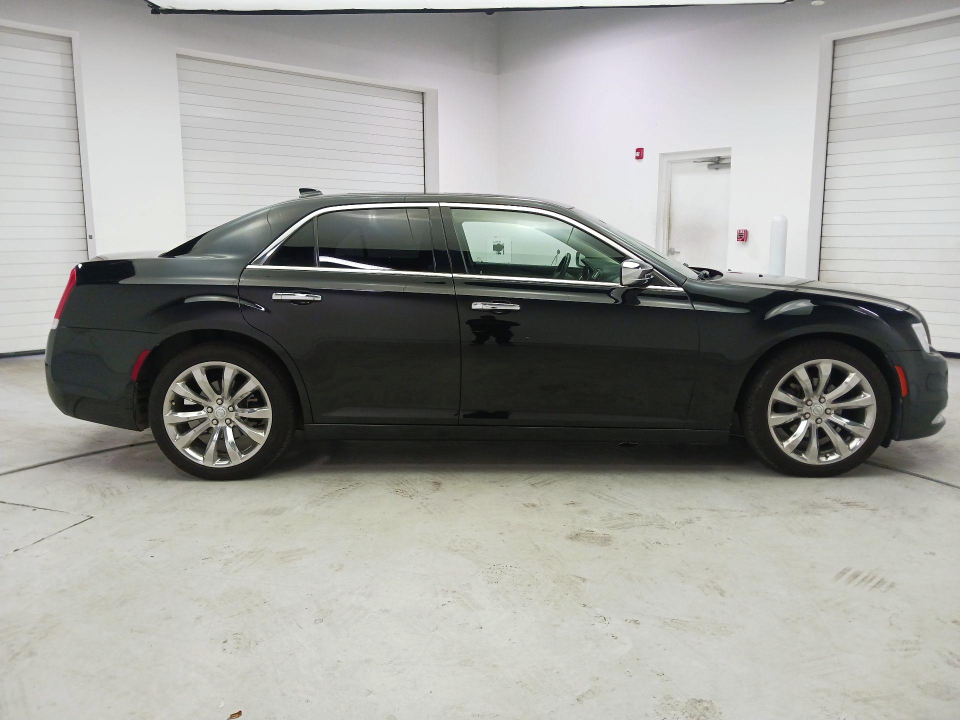 Thumbnail: 2017 Chrysler 300 - 4