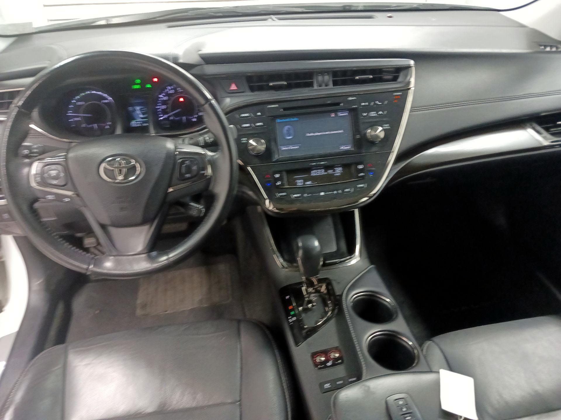 Thumbnail: 2016 Toyota Avalon - 9