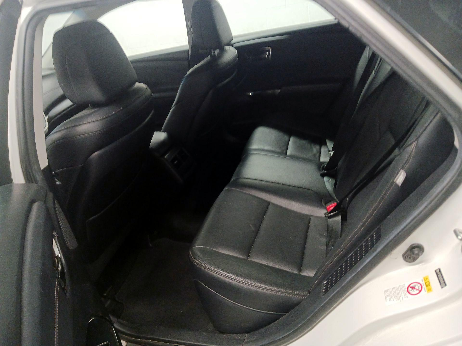 Thumbnail: 2016 Toyota Avalon - 16