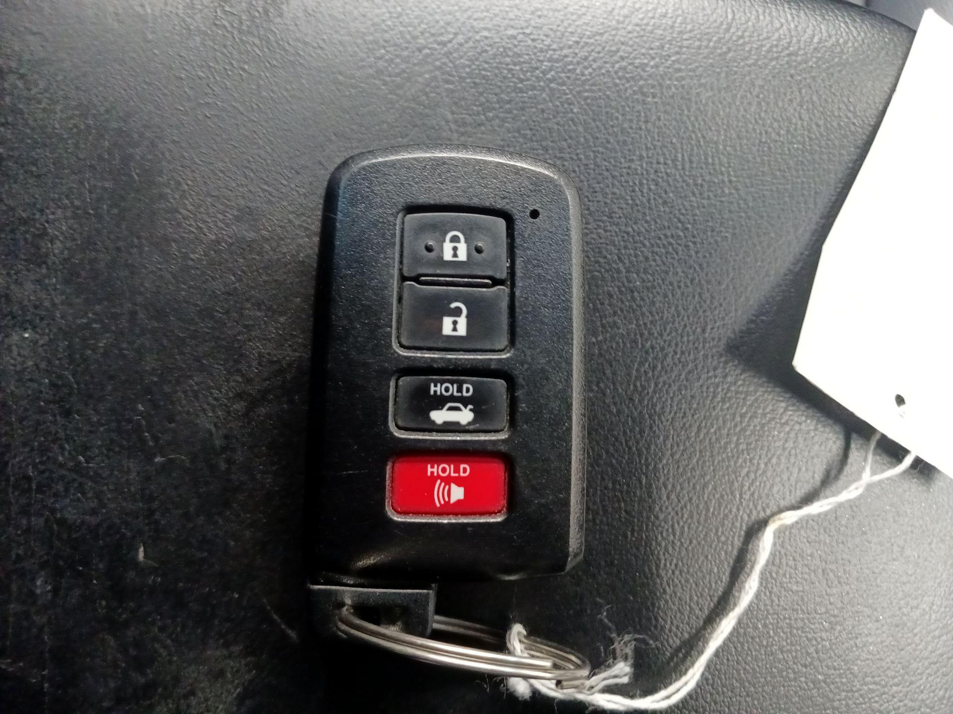 Thumbnail: 2016 Toyota Avalon - 19