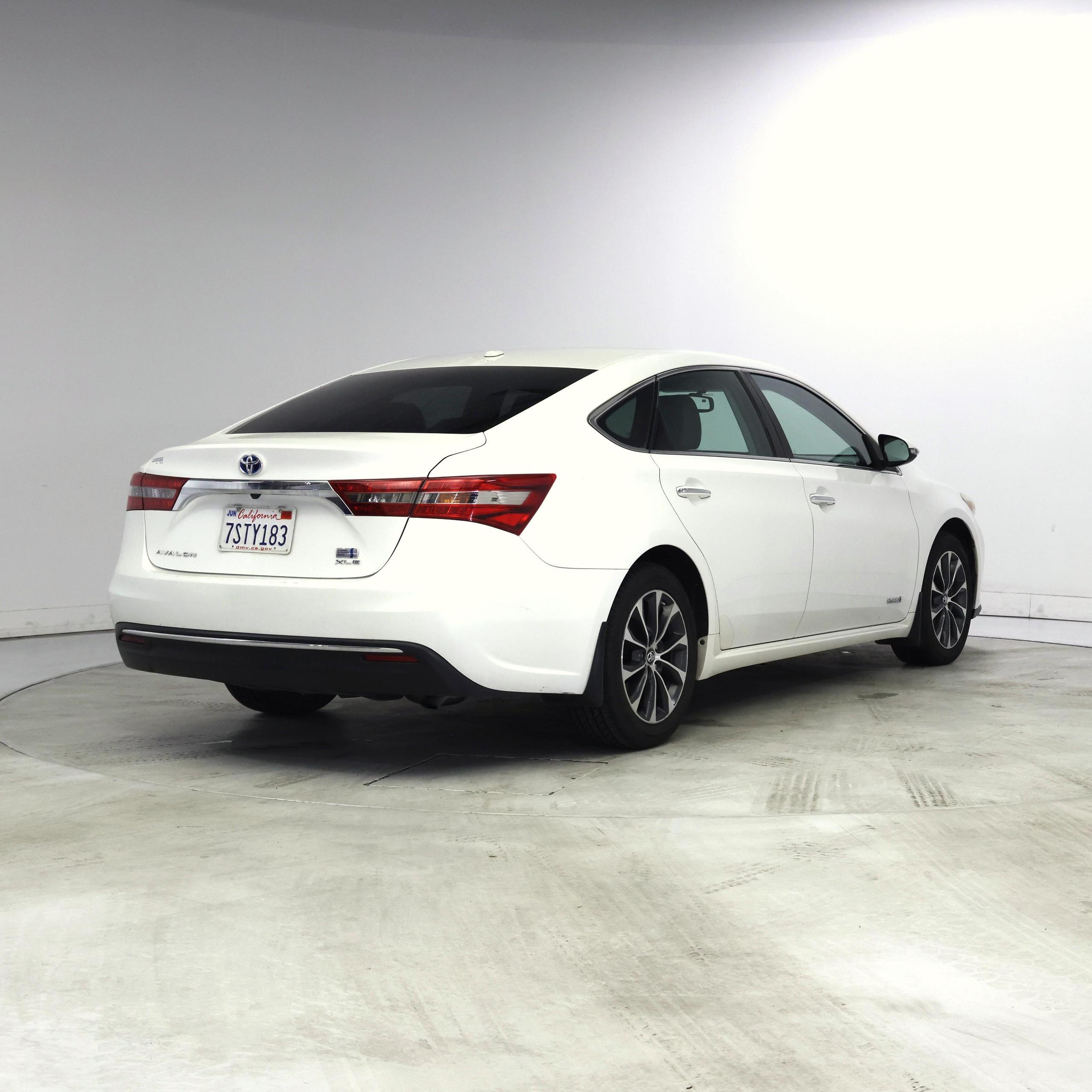 Thumbnail: 2016 Toyota Avalon - 8