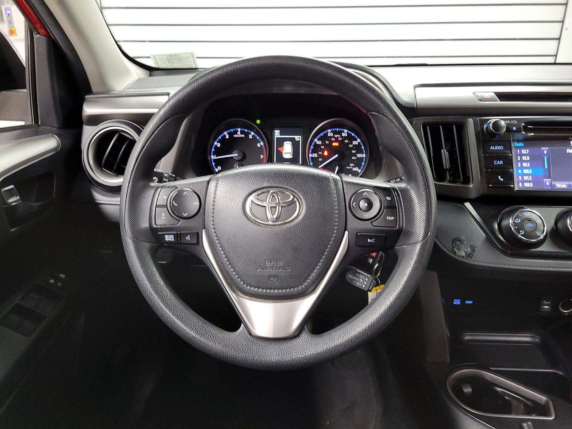 Thumbnail: 2017 Toyota RAV4 - 10