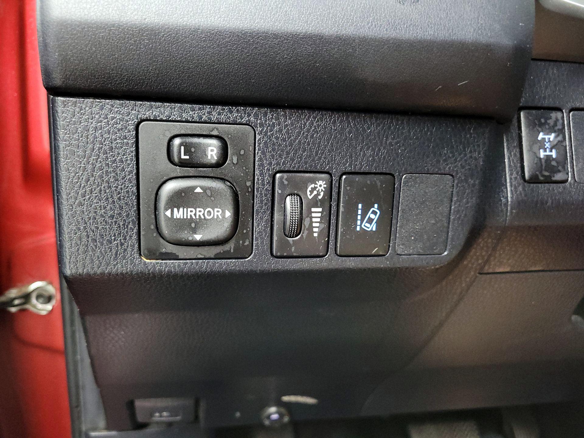 Thumbnail: 2017 Toyota RAV4 - 13